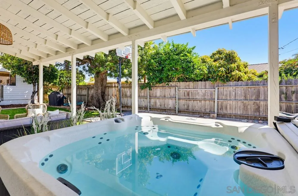 https://cdn.realtyfeed.com/cdn/127/260010984/e6c62f6a2a10adf43a05665ba2f58b5a.webp