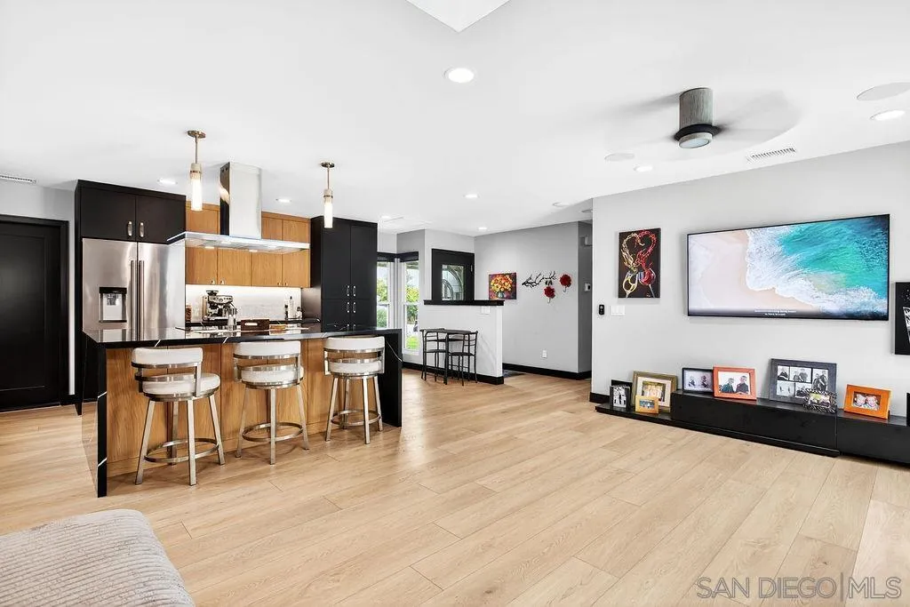https://cdn.realtyfeed.com/cdn/127/260010986/231ee2751388c08da20ddc4723dabaf3.webp