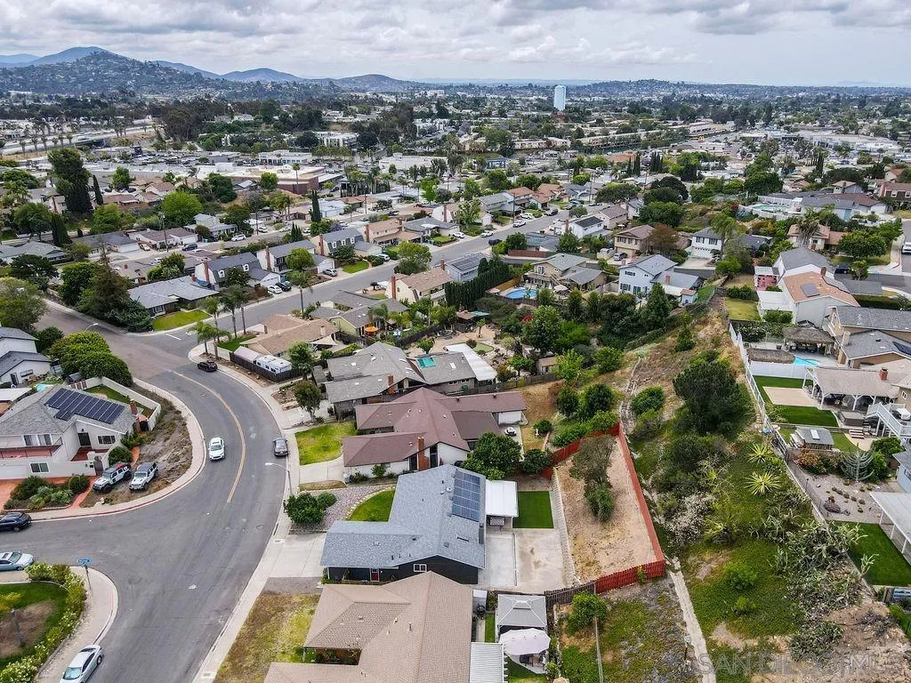 https://cdn.realtyfeed.com/cdn/127/260010986/4161833c8745a7a6033d47322adda0a4.webp