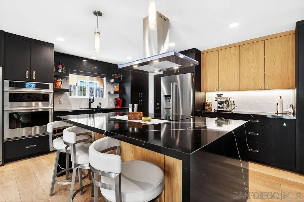 https://cdn.realtyfeed.com/cdn/127/260010986/7208e27b0e5615a2ac5f84dda4cdcf17.webp