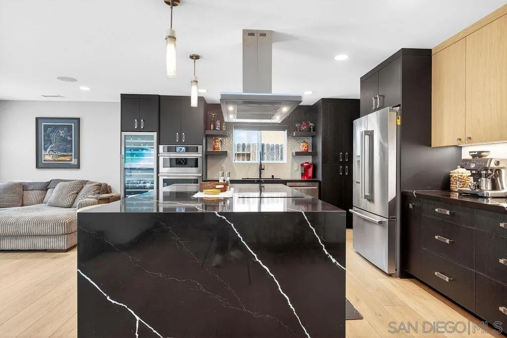 https://cdn.realtyfeed.com/cdn/127/260010986/83a338f3efb5cdbb8f92beeaec8b8a79.webp