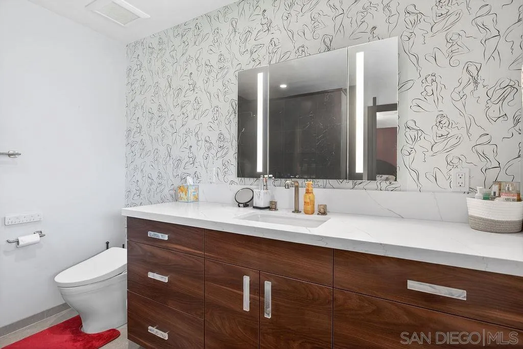 https://cdn.realtyfeed.com/cdn/127/260010986/86a75a7d7d258bc0636611403f1461c8.webp