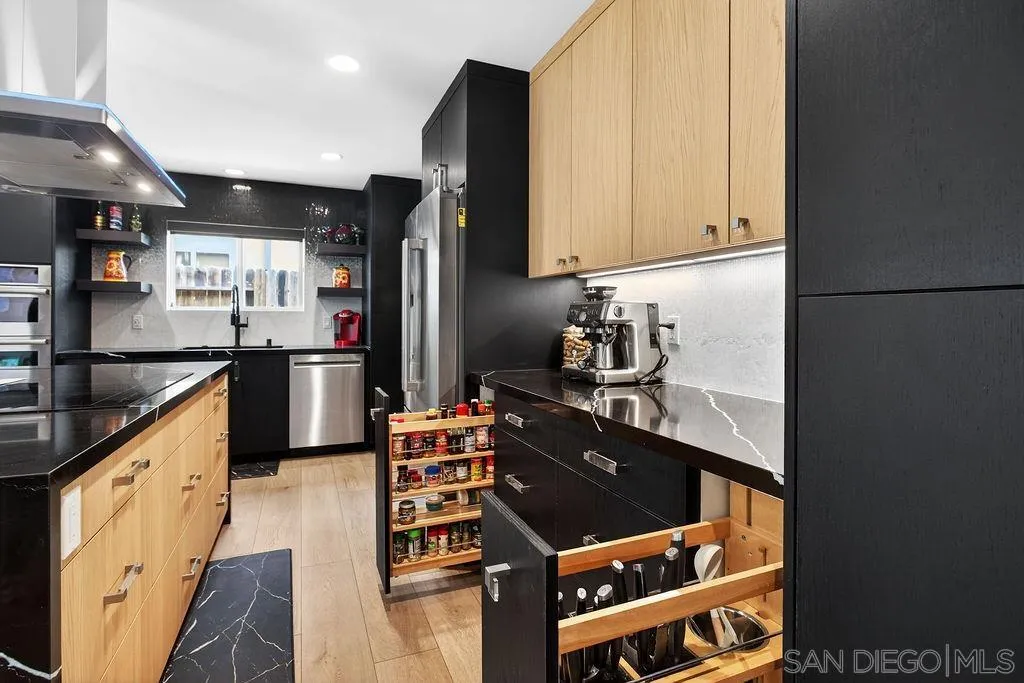 https://cdn.realtyfeed.com/cdn/127/260010986/9ad6660f726ffa4b0bc92a156d133126.webp
