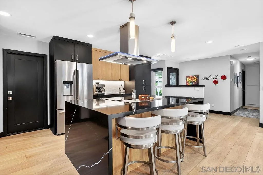 https://cdn.realtyfeed.com/cdn/127/260010986/e0b37a25b83a07f8d3bf3661b96bc3bc.webp