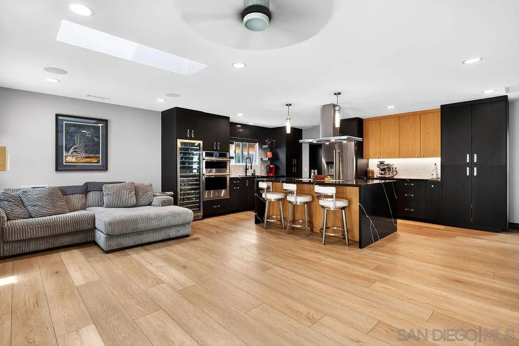 https://cdn.realtyfeed.com/cdn/127/260010986/f722294ad23fc7697b4d77e1631d46d1.webp