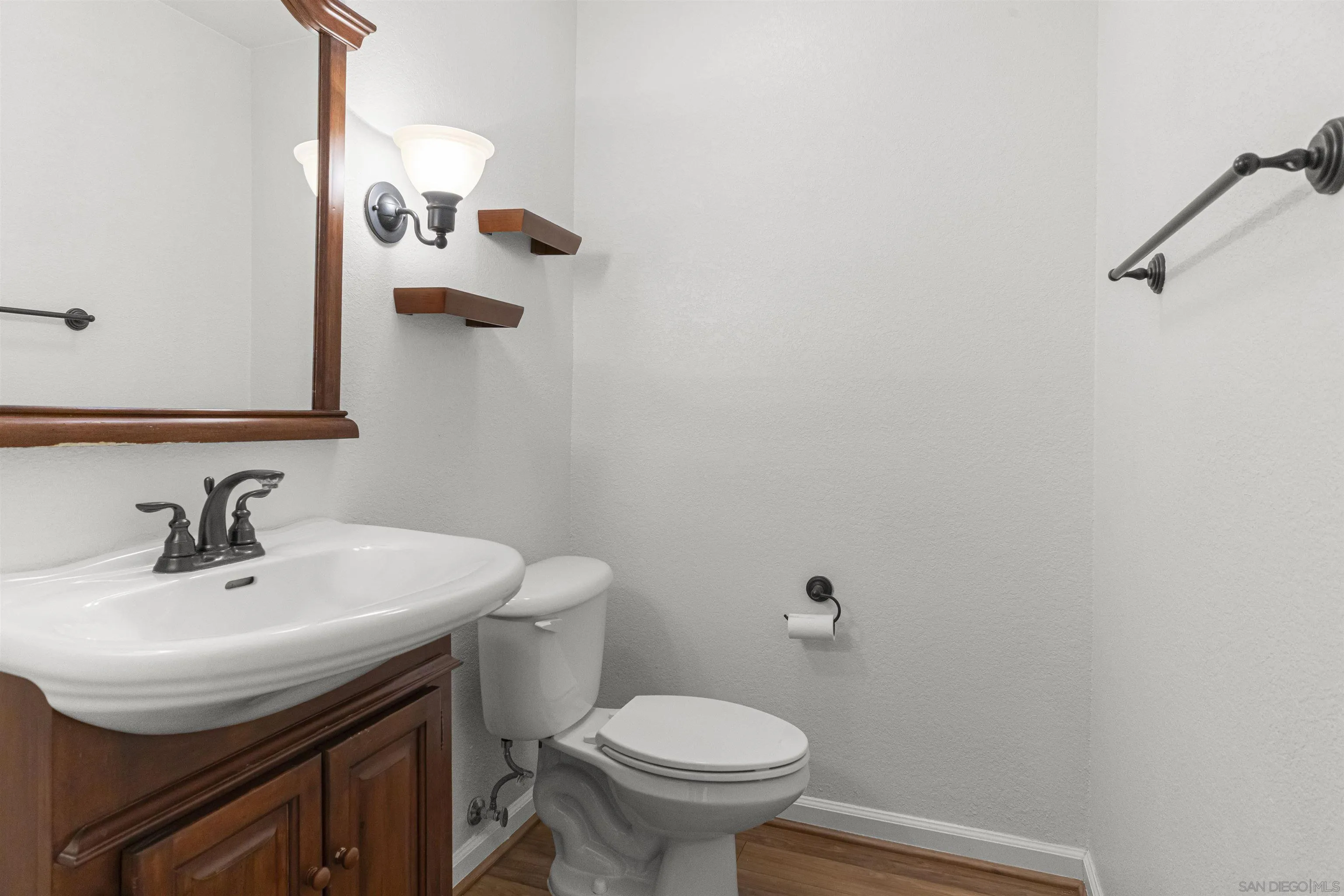 Photo #13: 260010990 Listing: Photo #13