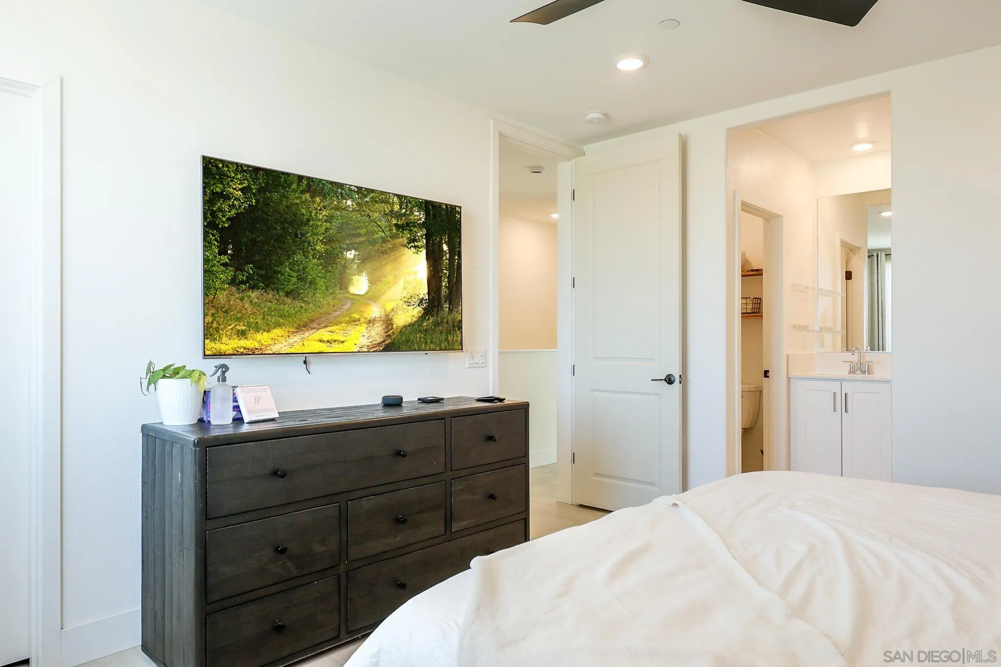 Photo #19: 260010991 Listing: Photo #19