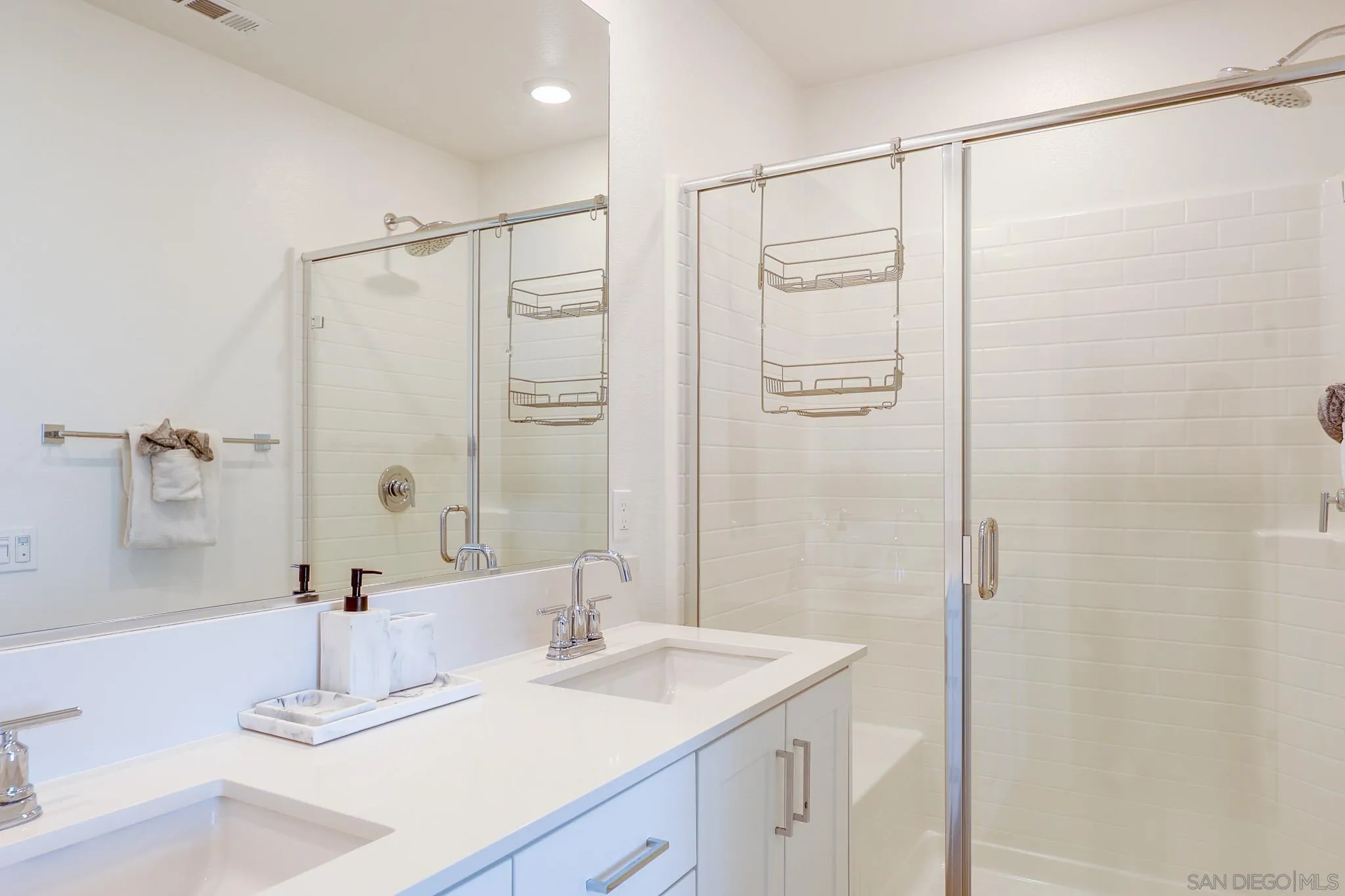 Photo #20: 260010991 Listing: Photo #20