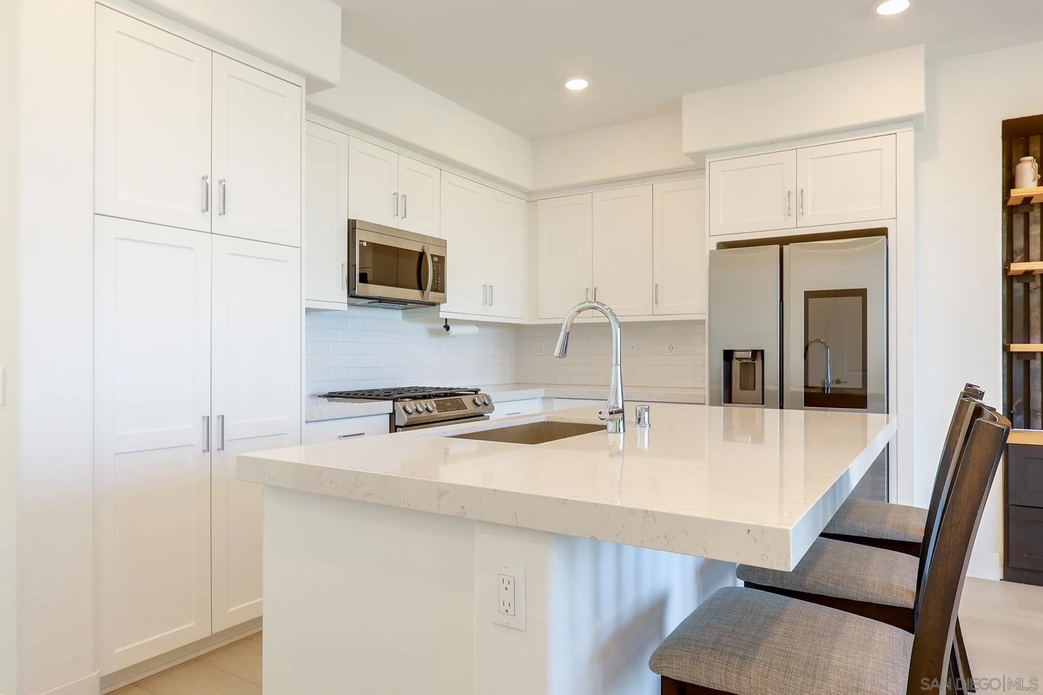 Photo #11: 260010991 Listing: Photo #11