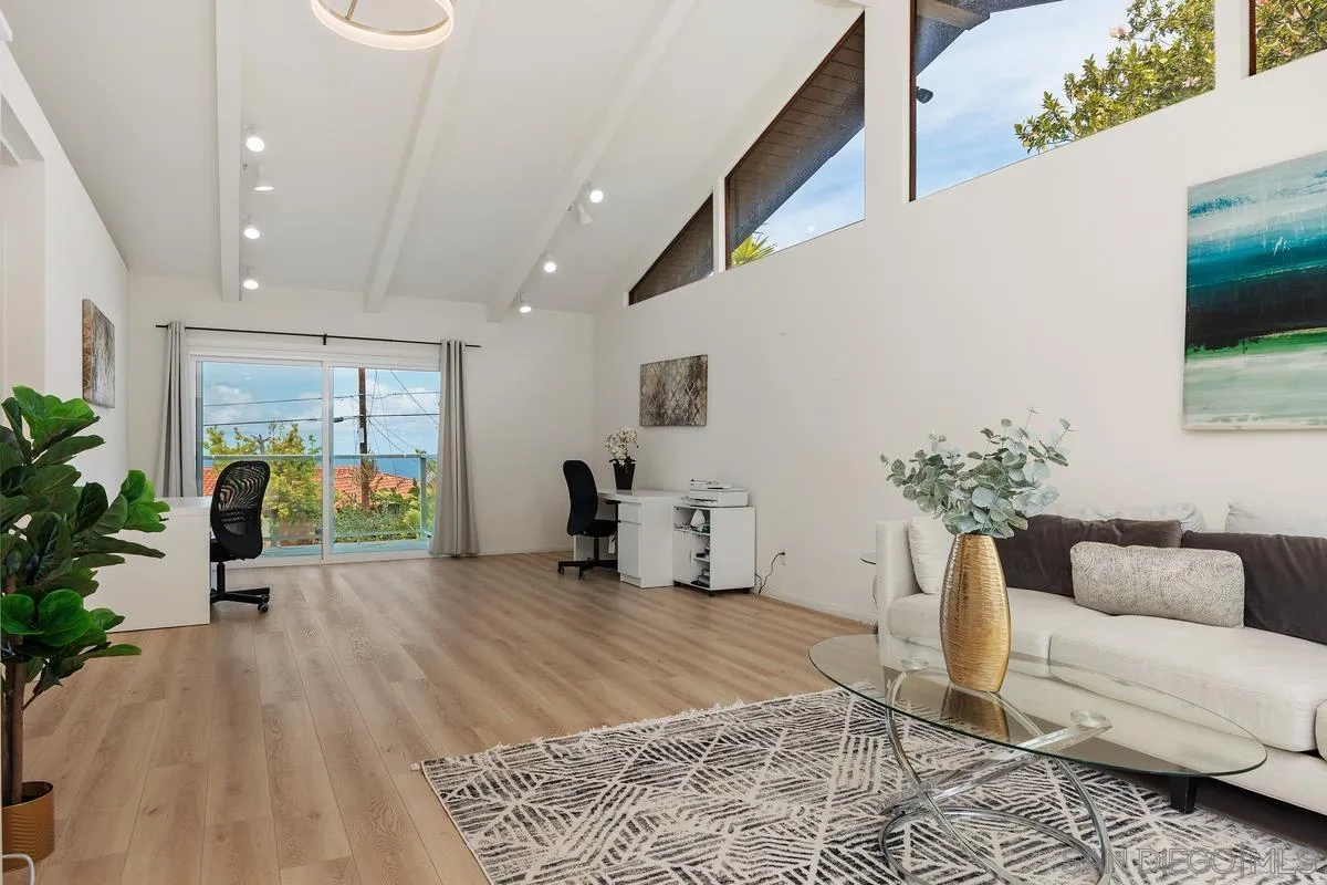 https://cdn.realtyfeed.com/cdn/127/260010993/31b9b9ff2d5d4b9a1282fcb1f23fd58a.webp