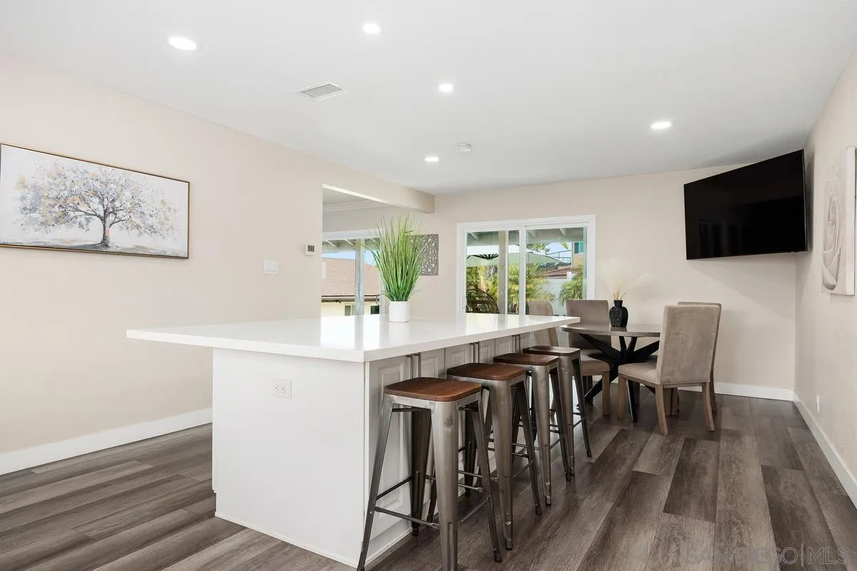 https://cdn.realtyfeed.com/cdn/127/260010993/393ba3e49b7d681942de39f3db5f4ba9.webp