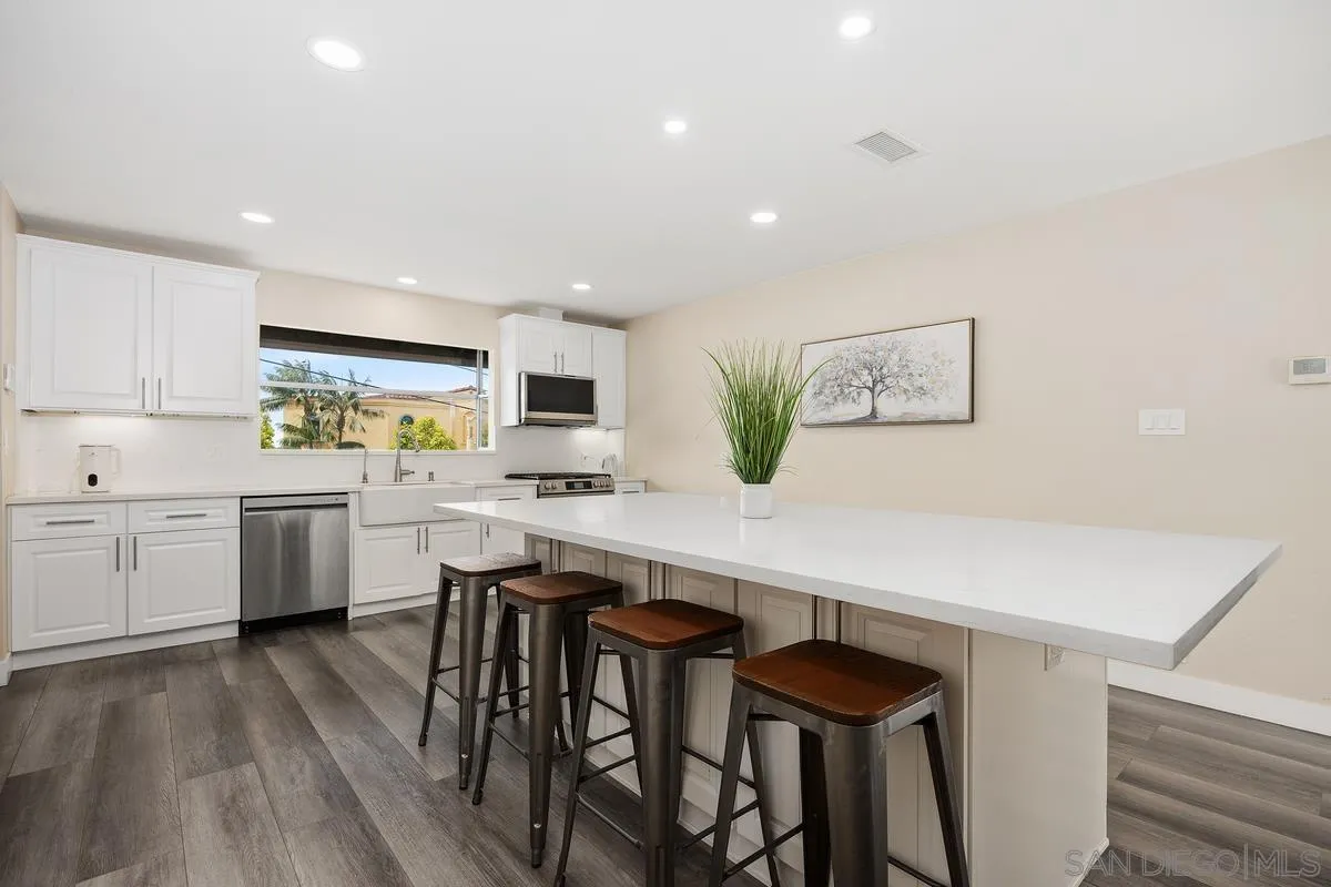 https://cdn.realtyfeed.com/cdn/127/260010993/c76e48cce47bb1d940e695efbdc9dd19.webp