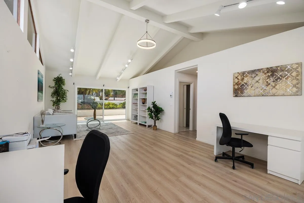 https://cdn.realtyfeed.com/cdn/127/260010993/da768dacdfd40de7139a071f17636e44.webp
