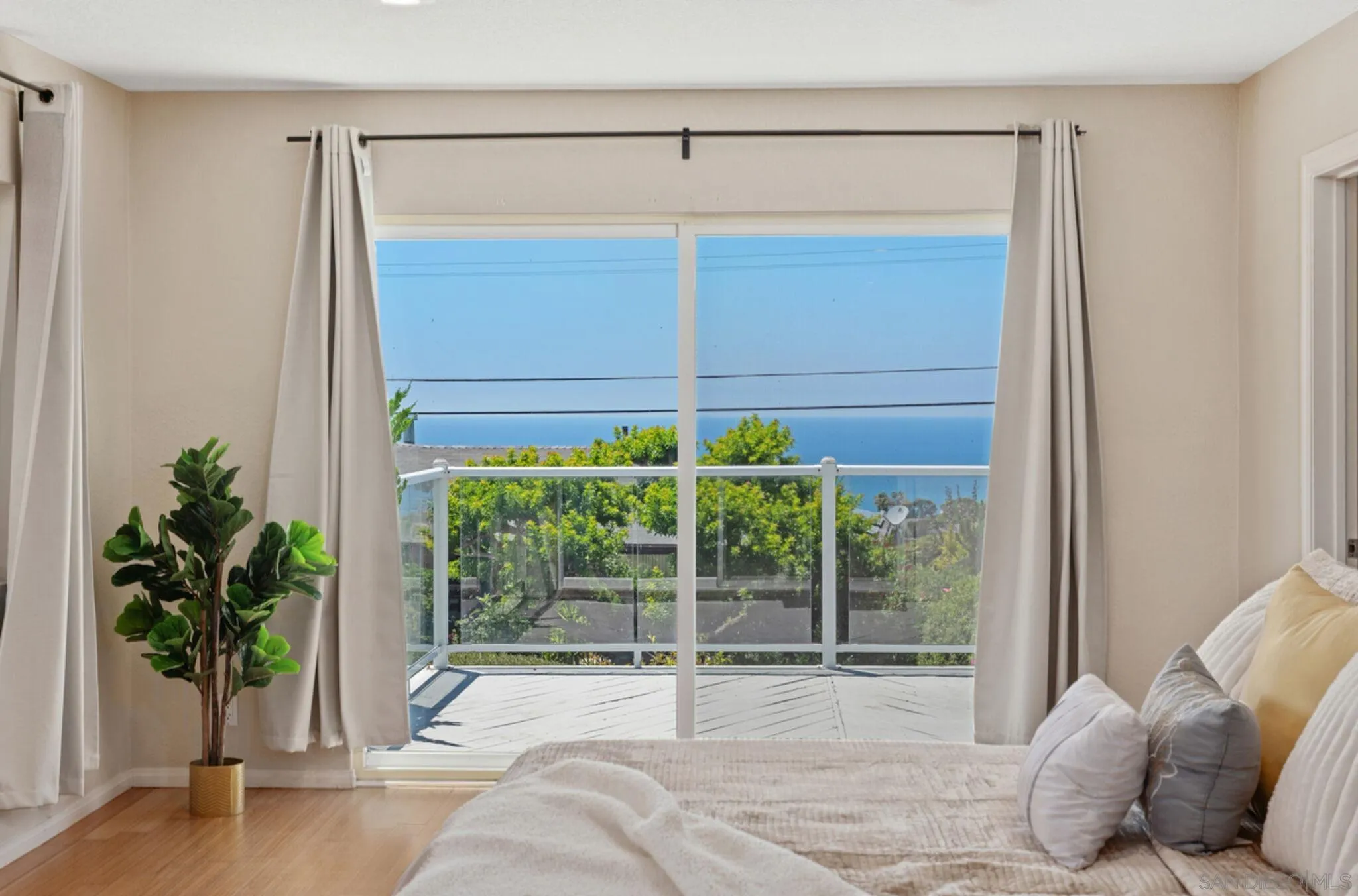 https://cdn.realtyfeed.com/cdn/127/260010993/e30f0819aebd43f446db62d359e4b625.webp