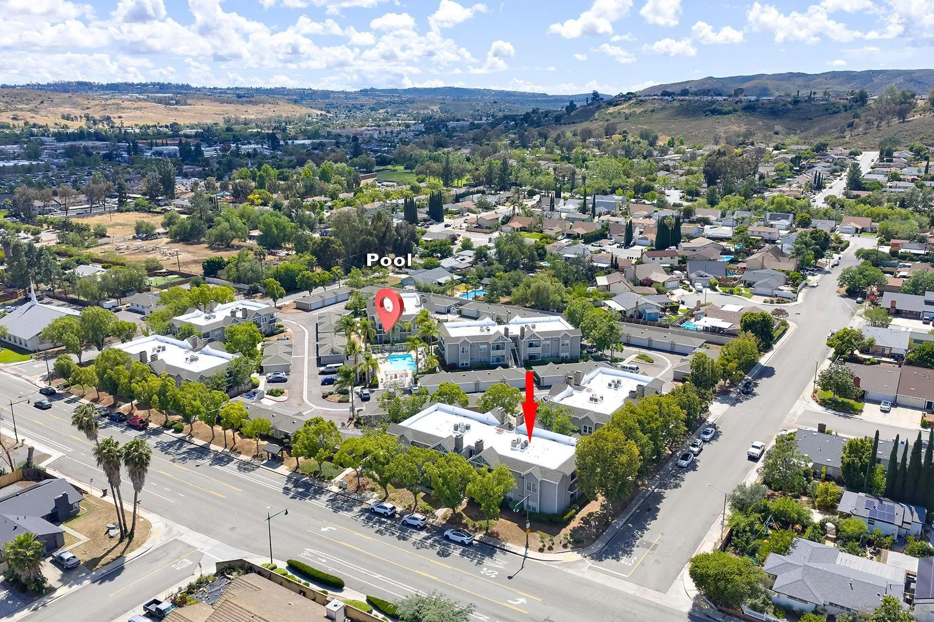 https://cdn.realtyfeed.com/cdn/127/260010994/cd186f444159c931ad0b5de149ce8135.webp