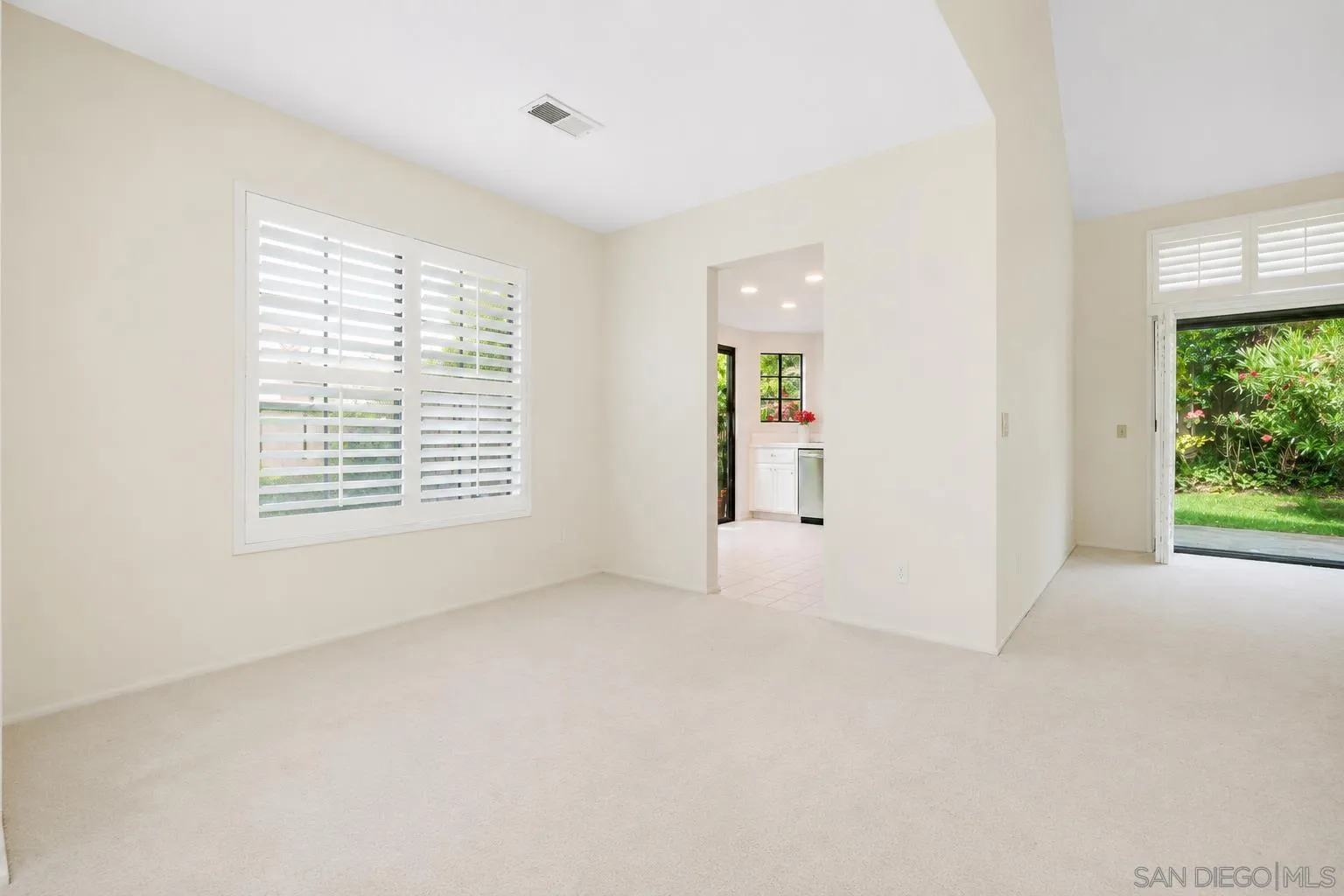 https://cdn.realtyfeed.com/cdn/127/260010996/a699b891ac75e5c7f3a686505ed3b849.webp