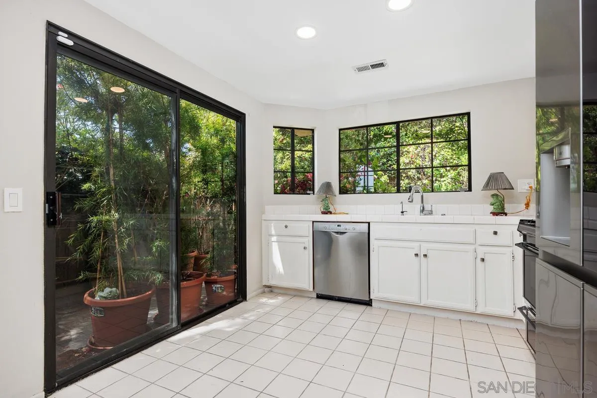 https://cdn.realtyfeed.com/cdn/127/260010996/bf9cfa12c9f30d3be192200ccece2f94.webp