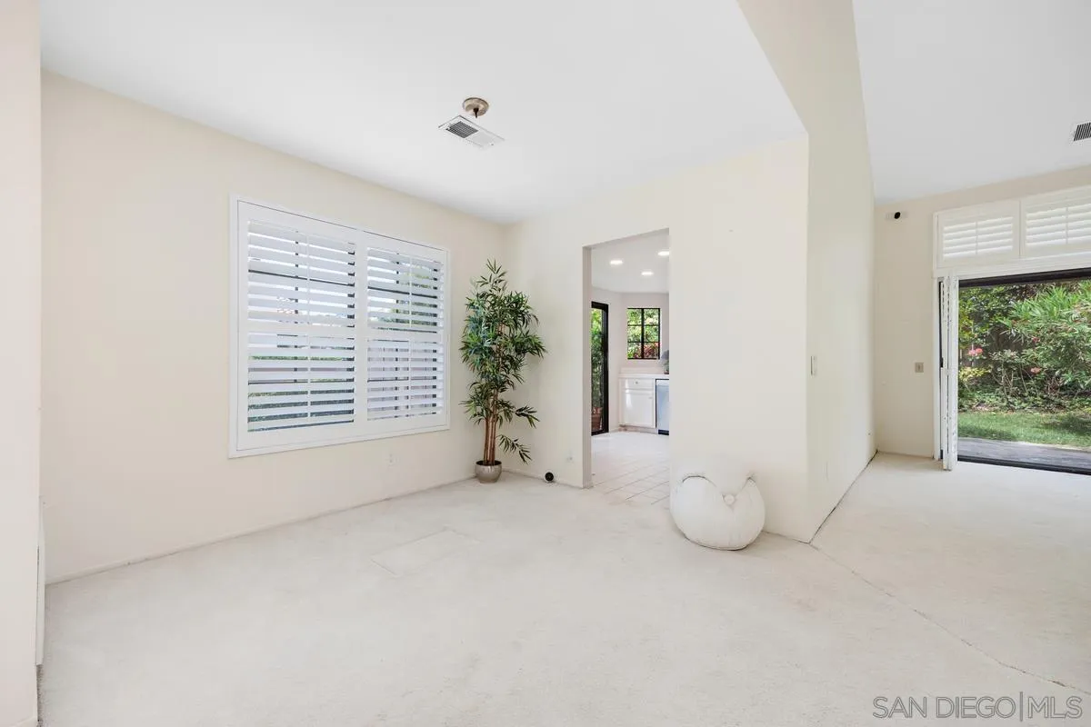 Photo #10: 260010996 Listing: Photo #10