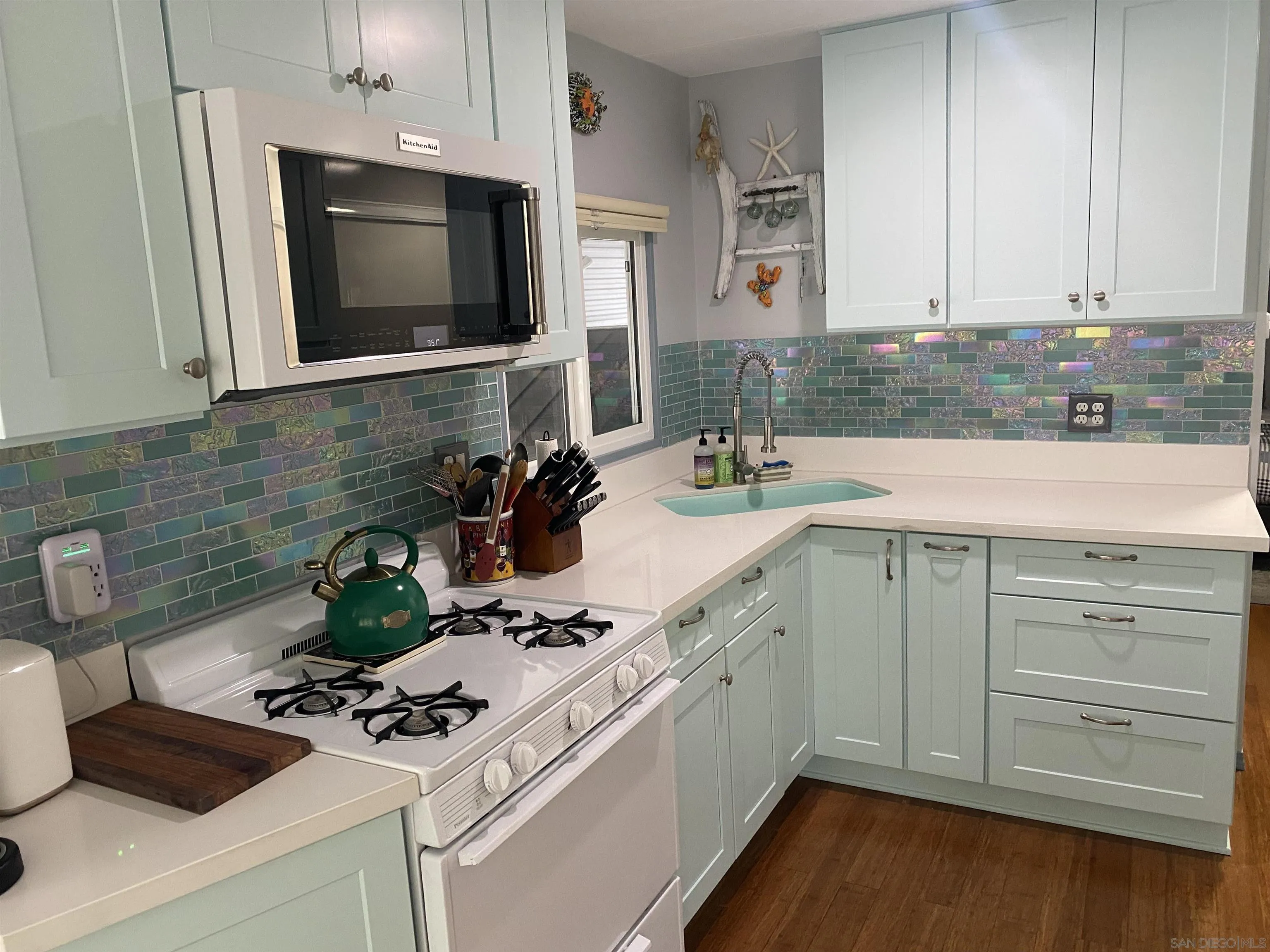 https://cdn.realtyfeed.com/cdn/127/260010997/f4a41f8d78c8de94f70434cee47e5d91.webp