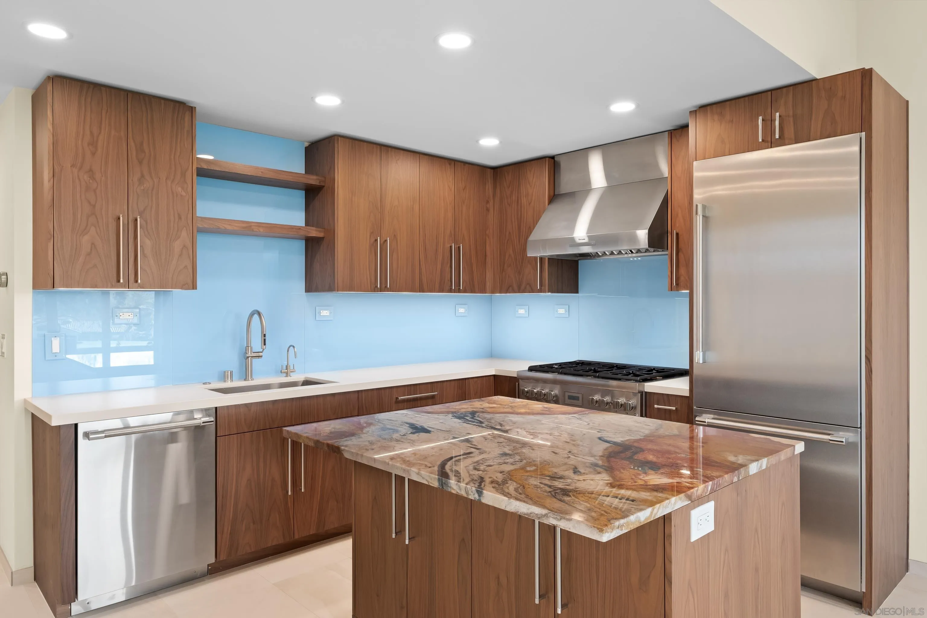 https://cdn.realtyfeed.com/cdn/127/260010998/1965a4d4a927f1958b5ace09b7ea49b9.webp