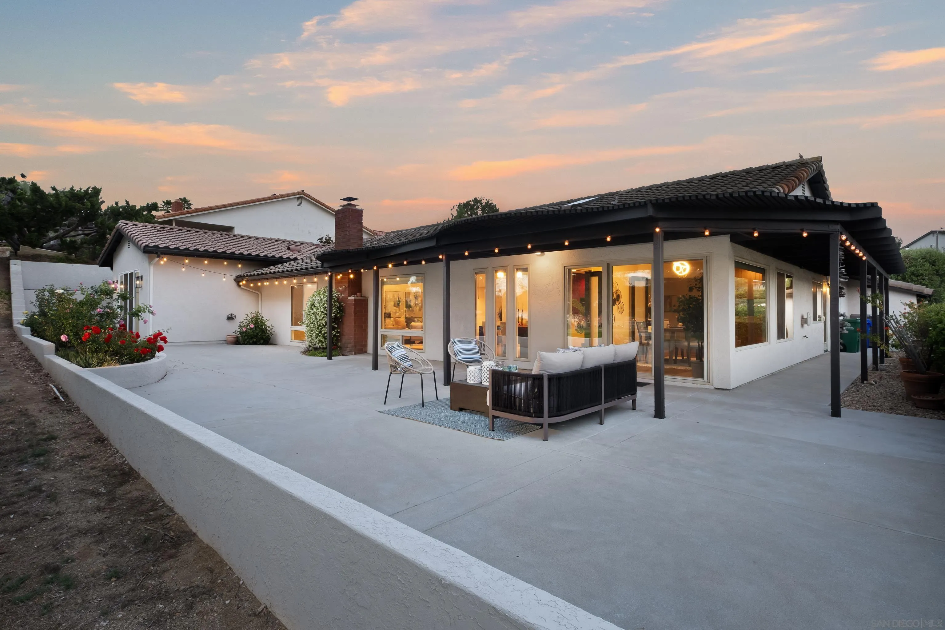 https://cdn.realtyfeed.com/cdn/127/260010998/46a1e32f9fc73cbe4a0f7abdbaabaee4.webp