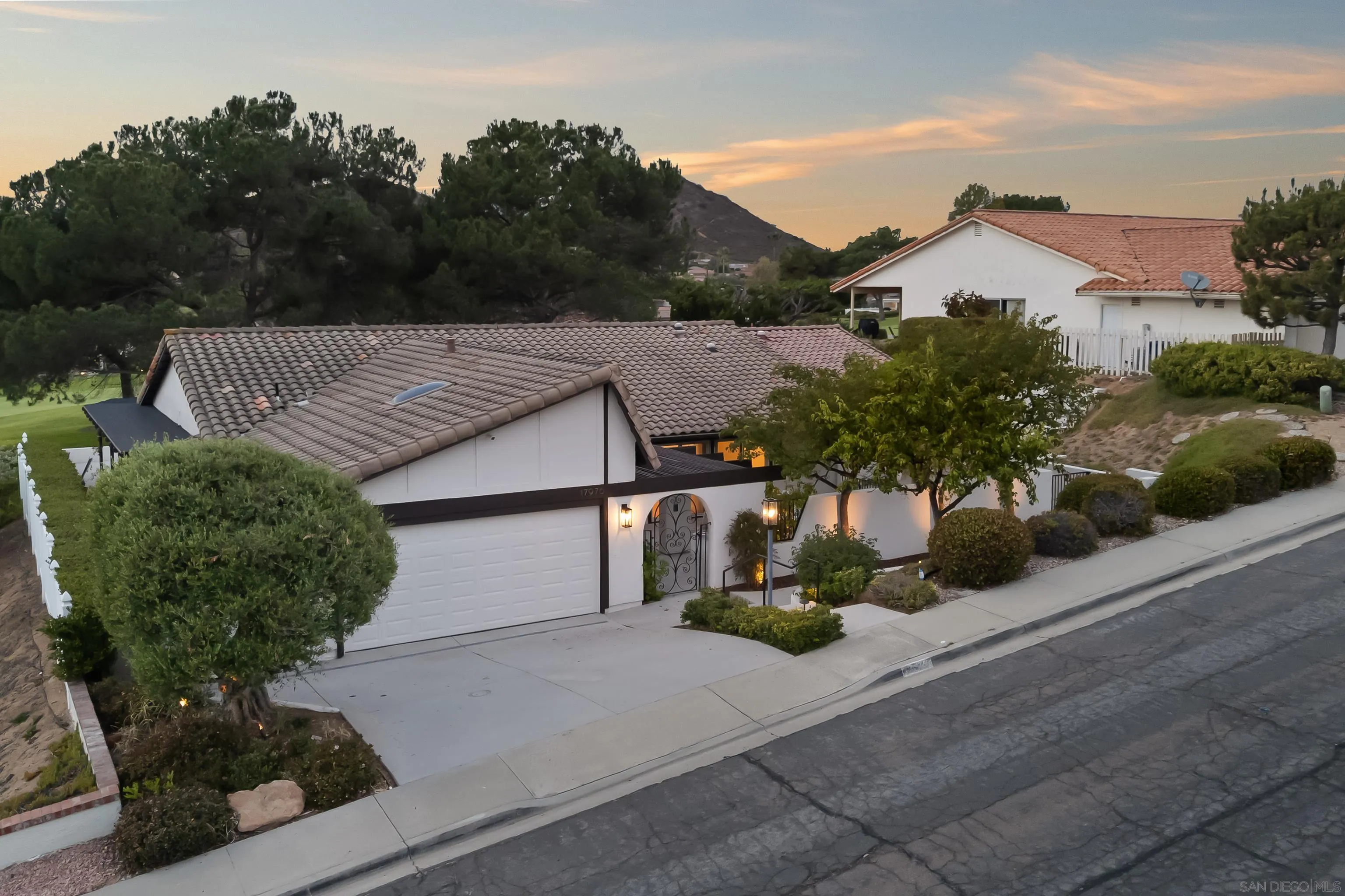 https://cdn.realtyfeed.com/cdn/127/260010998/4e54a630da1308f8159422feaa634cd3.webp