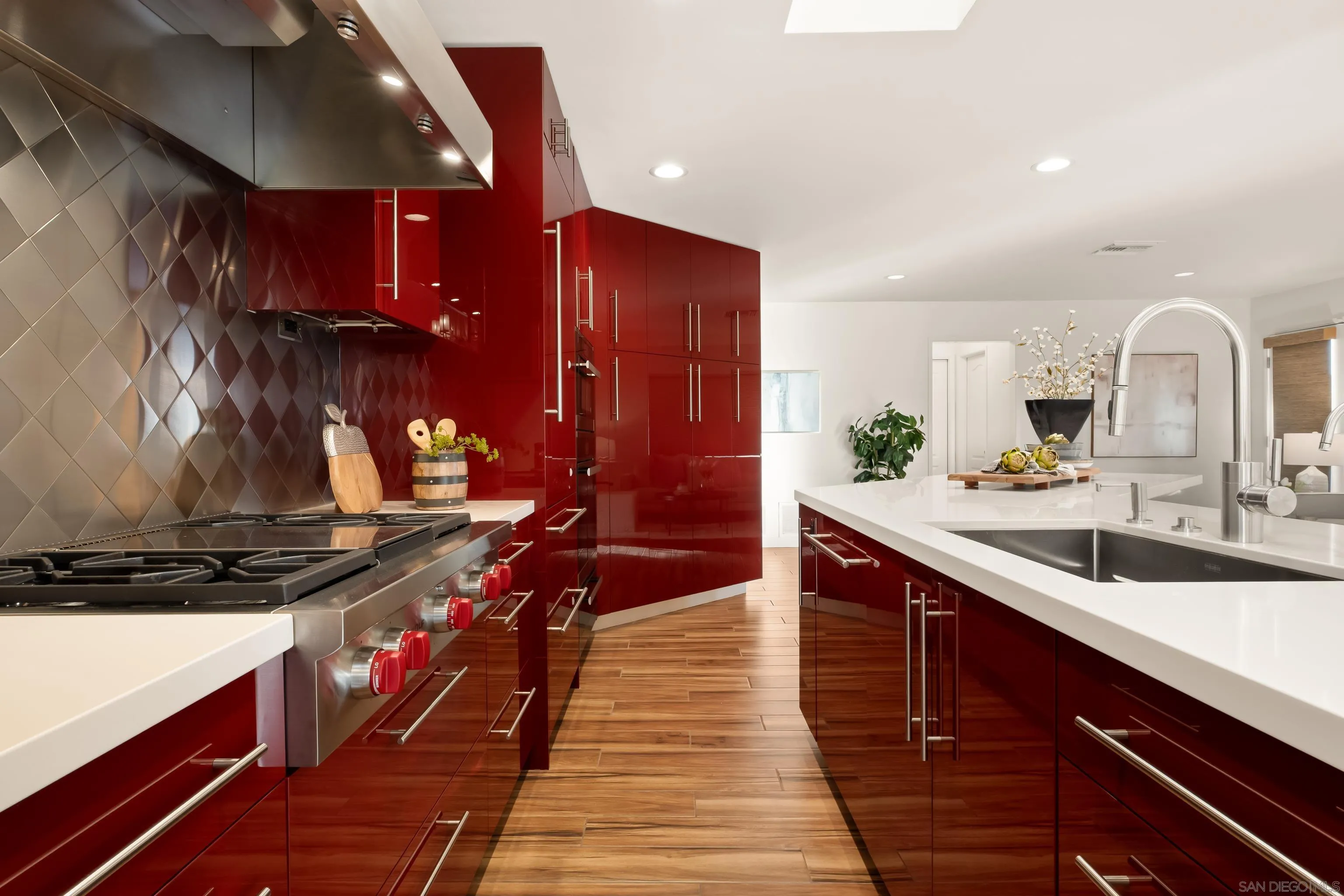 https://cdn.realtyfeed.com/cdn/127/260010998/85126322654f129097ada0f6c8b2687a.webp
