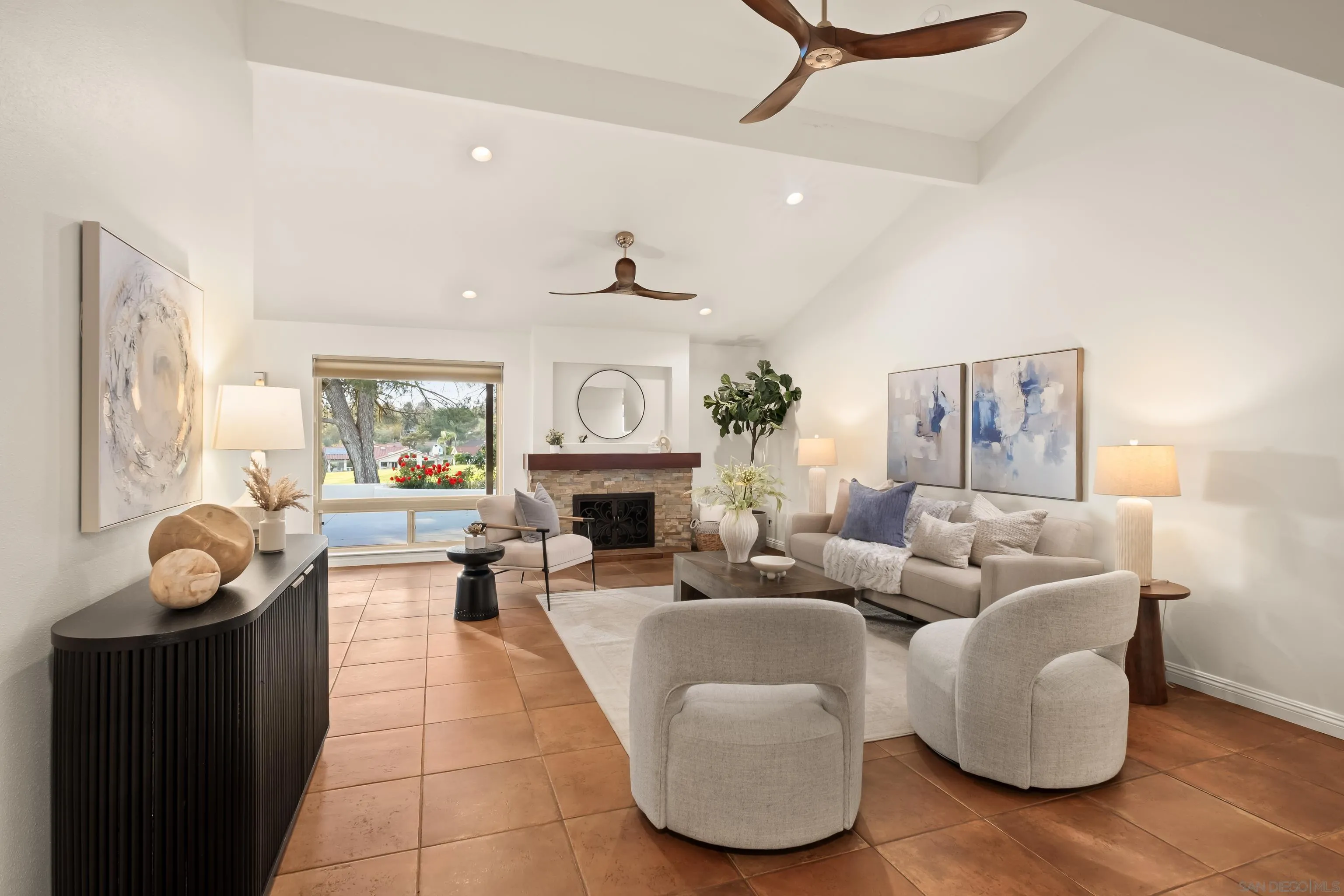 https://cdn.realtyfeed.com/cdn/127/260010998/96e9cd6d6010e6368cbea63ee2778f34.webp