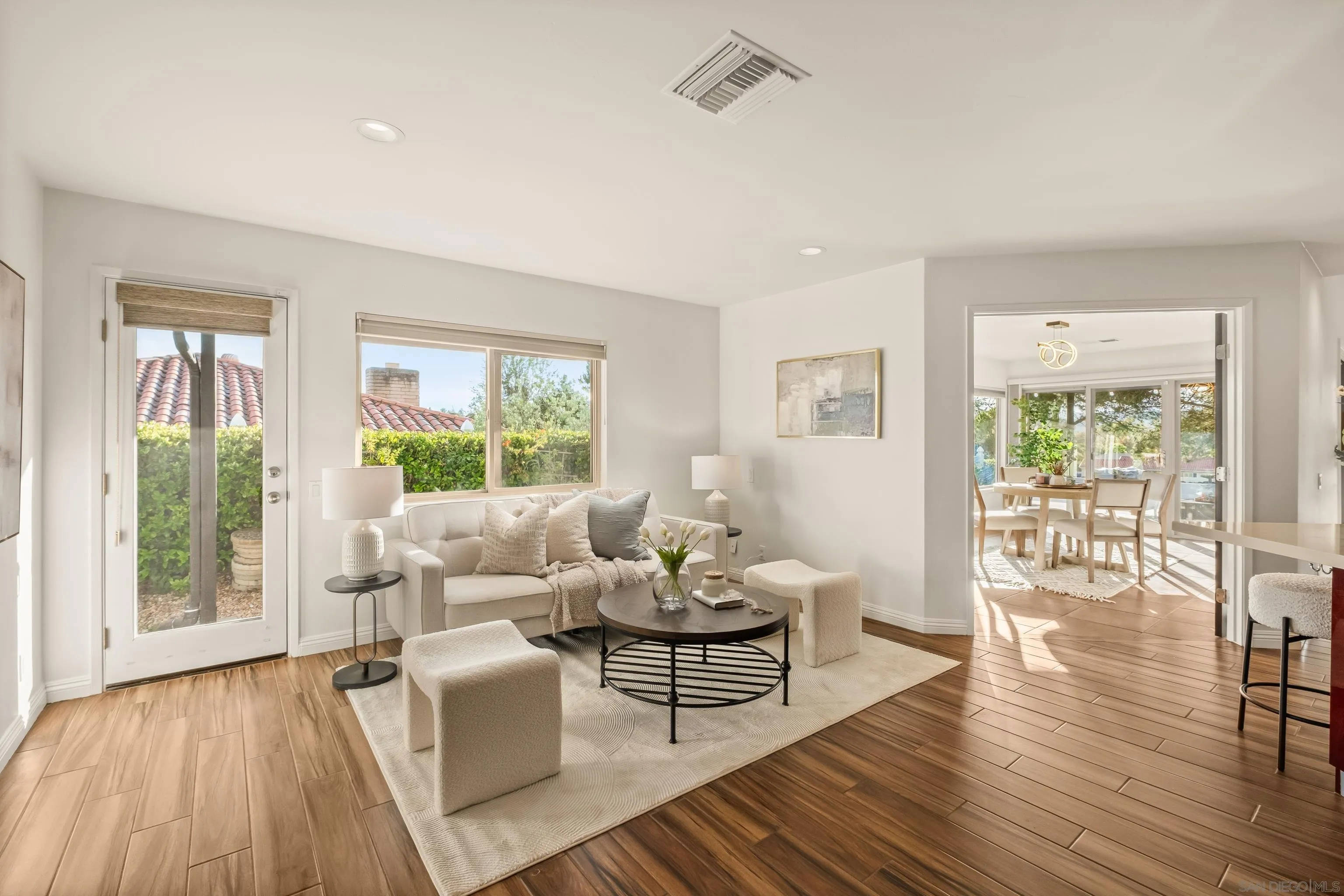 https://cdn.realtyfeed.com/cdn/127/260010998/f42e0f1c07b7fd55f1ccba23b65bd0e9.webp