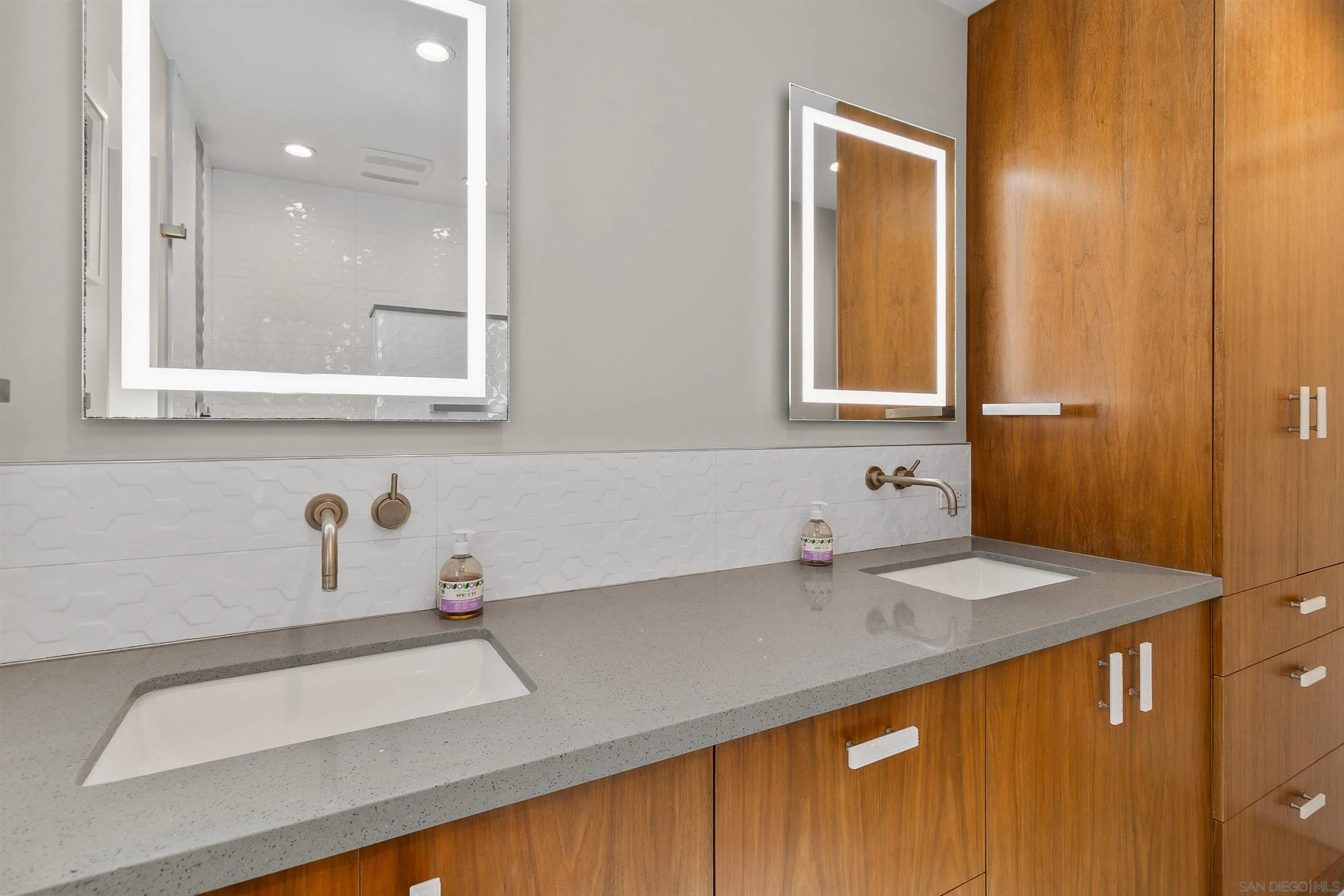 https://cdn.realtyfeed.com/cdn/127/260010999/2967abf9575ee8c28b701e10d3fc2c66.webp