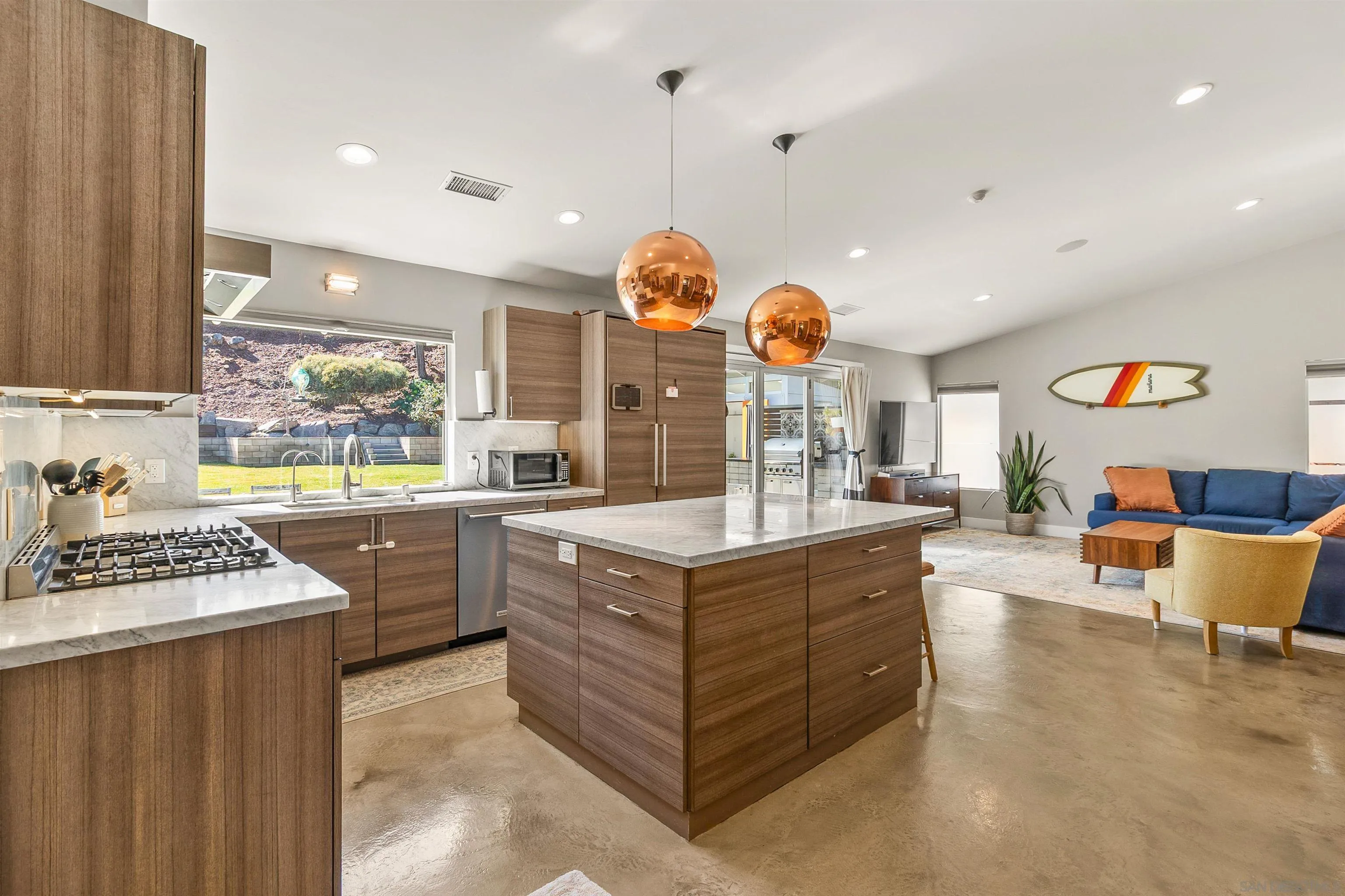 https://cdn.realtyfeed.com/cdn/127/260010999/63b287bf16199059f54342ef62bafeb3.webp