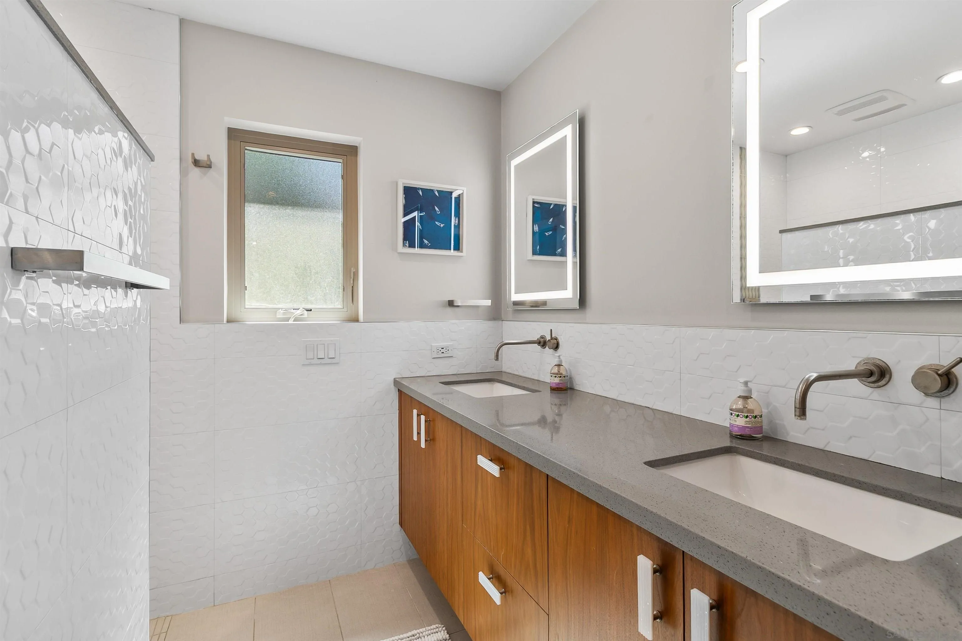 https://cdn.realtyfeed.com/cdn/127/260010999/6aca01355b5a2028811d6ca4e4c64422.webp