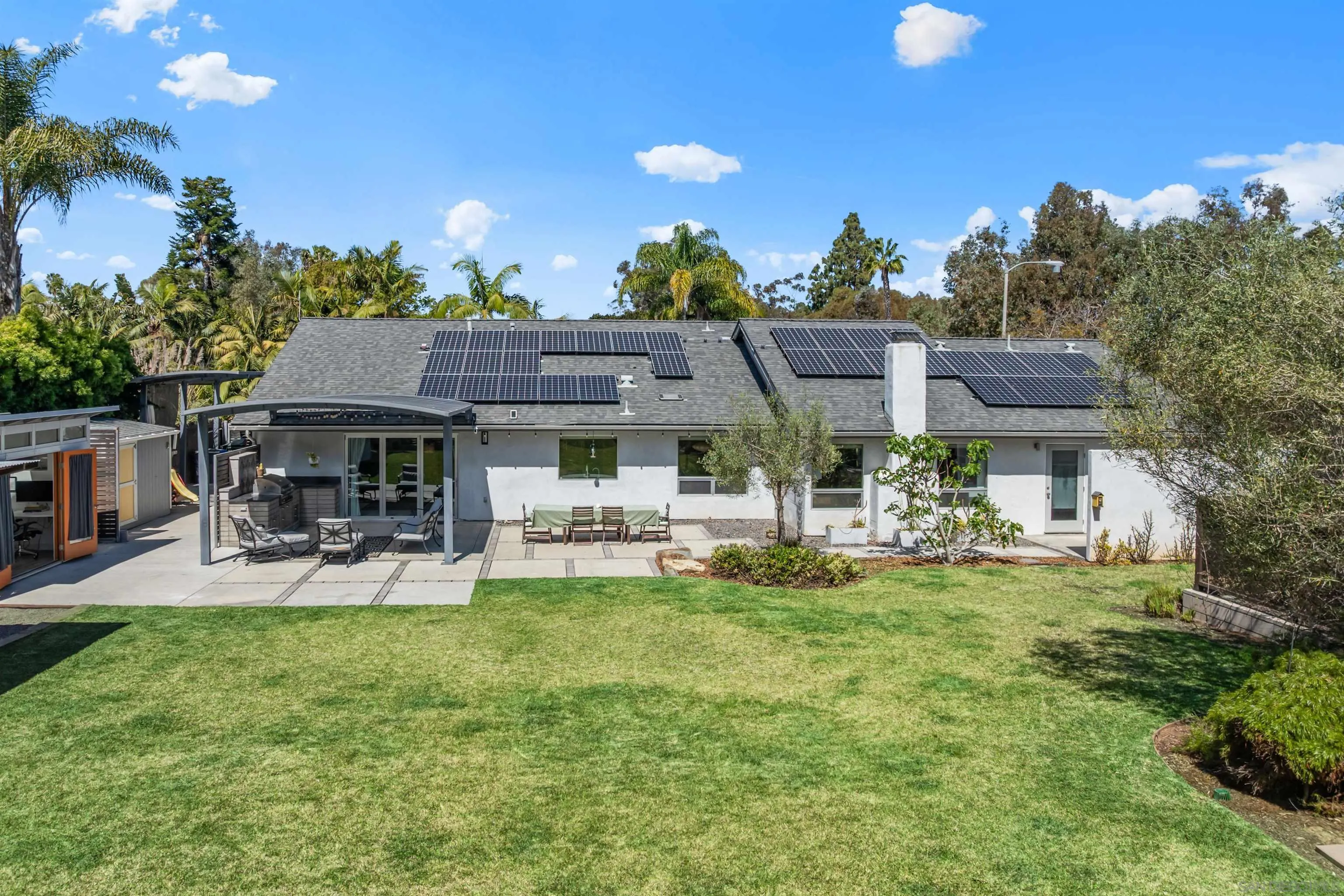https://cdn.realtyfeed.com/cdn/127/260010999/9ab6b7f65fb72ece14644b7f31d36337.webp