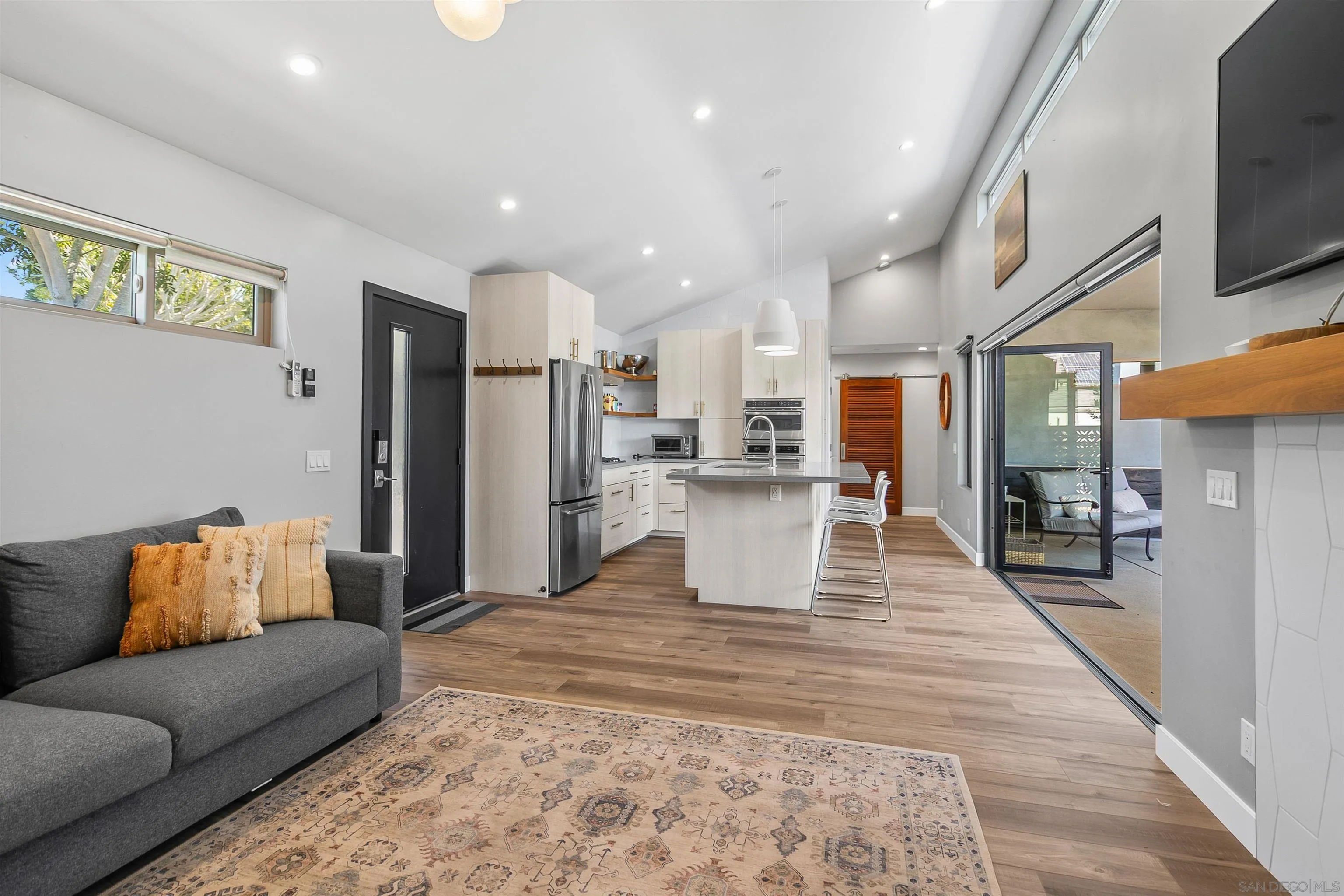 https://cdn.realtyfeed.com/cdn/127/260010999/b8a527ffc939a17c09ba237f8dcbc7f2.webp