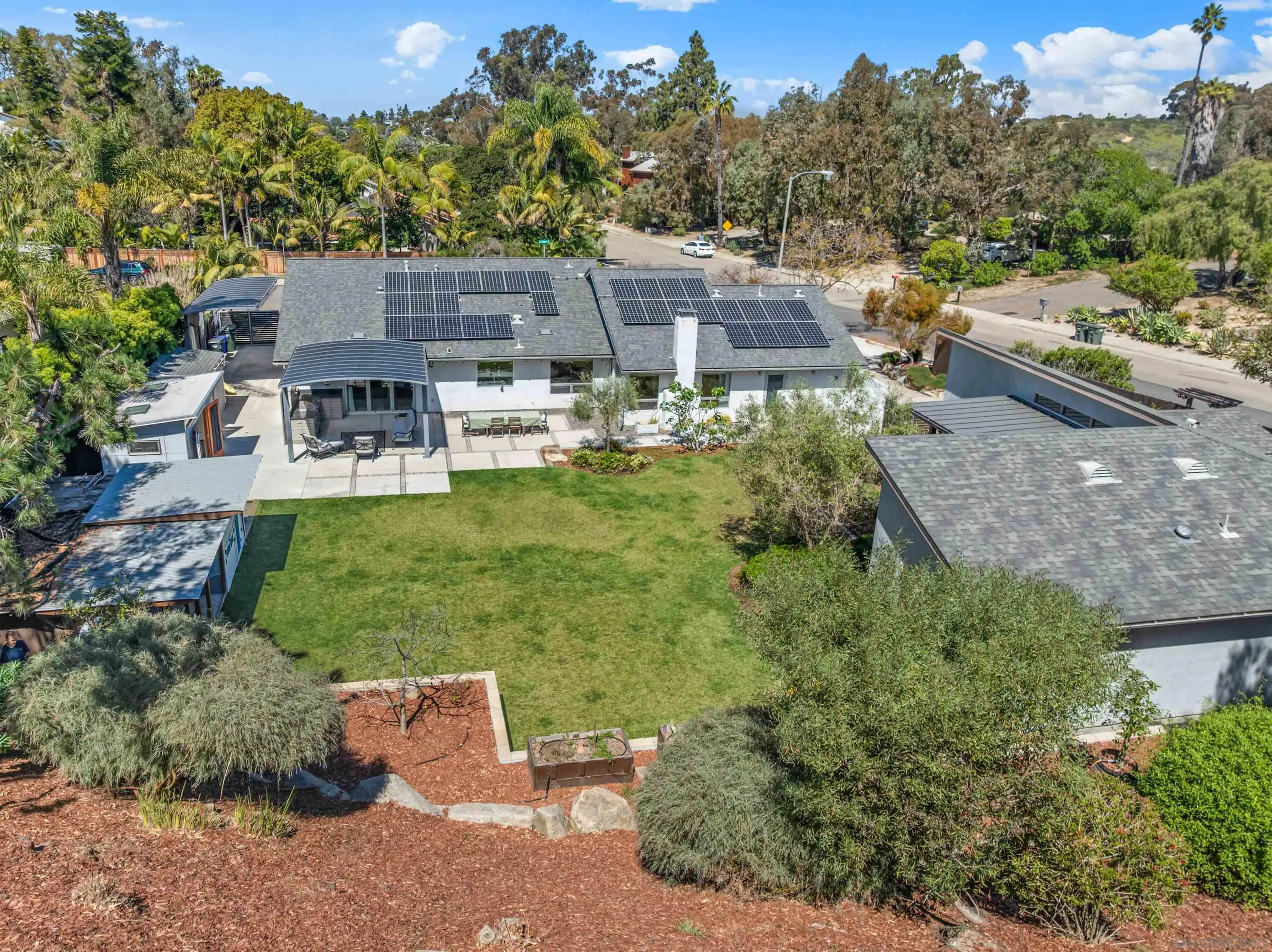 https://cdn.realtyfeed.com/cdn/127/260010999/dfe033eaae1a916f6964b62246b45155.webp