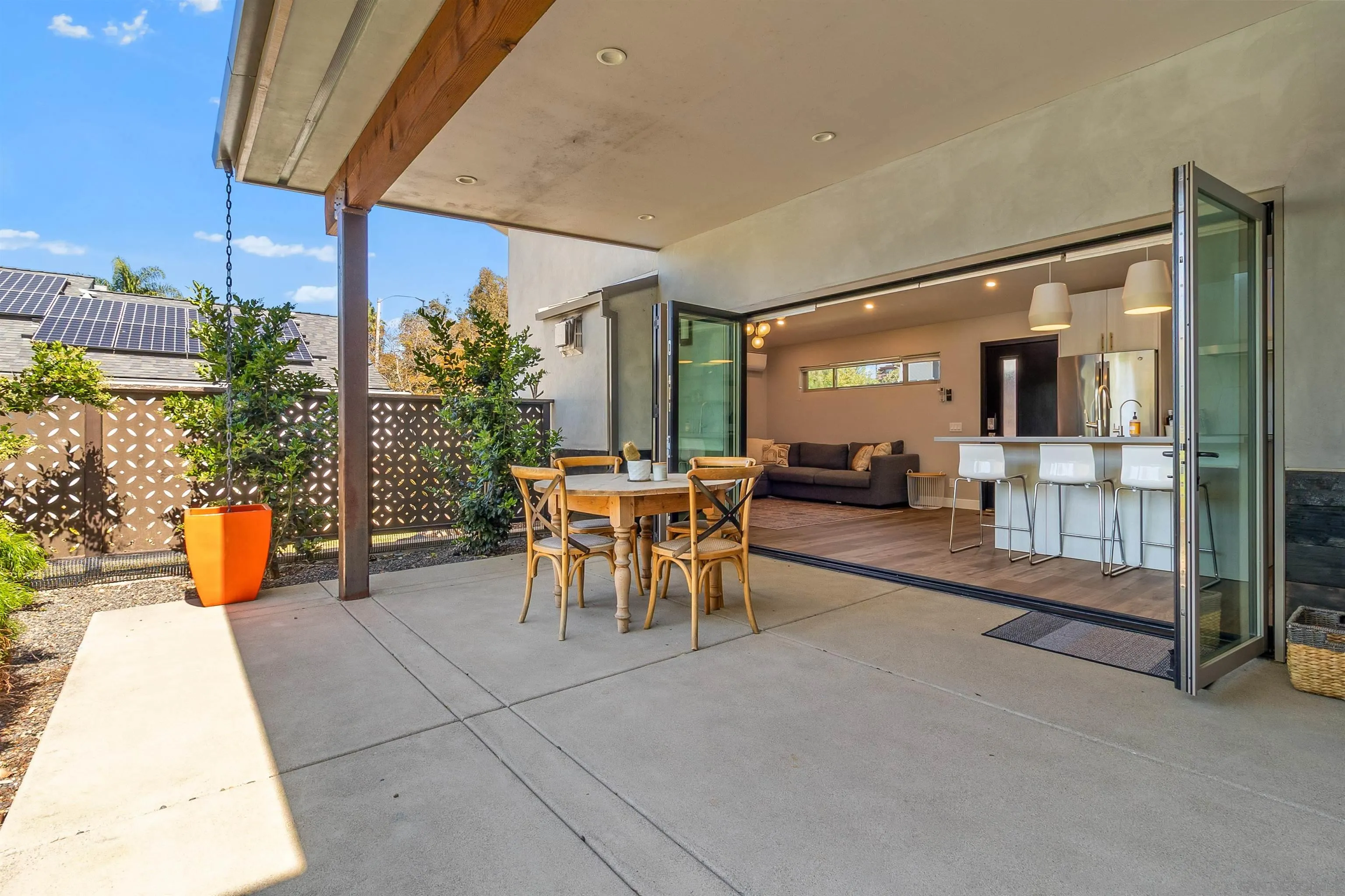 https://cdn.realtyfeed.com/cdn/127/260010999/e9b894990848621292fadfedbc7cbf73.webp