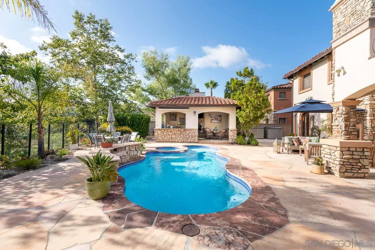 https://cdn.realtyfeed.com/cdn/127/260011001/c261ee36303cbf5019f9b957b646ba94.webp