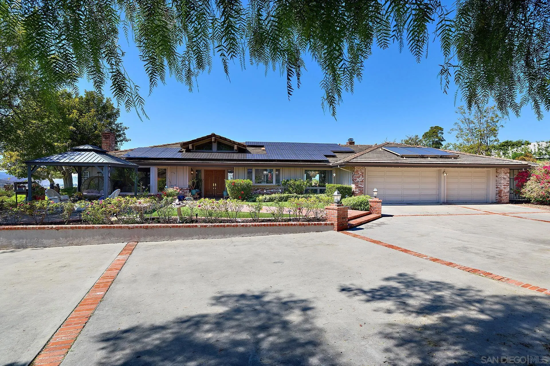 https://cdn.realtyfeed.com/cdn/127/260011002/1d25439db268da6b7187c25fc5ddb1c2.webp