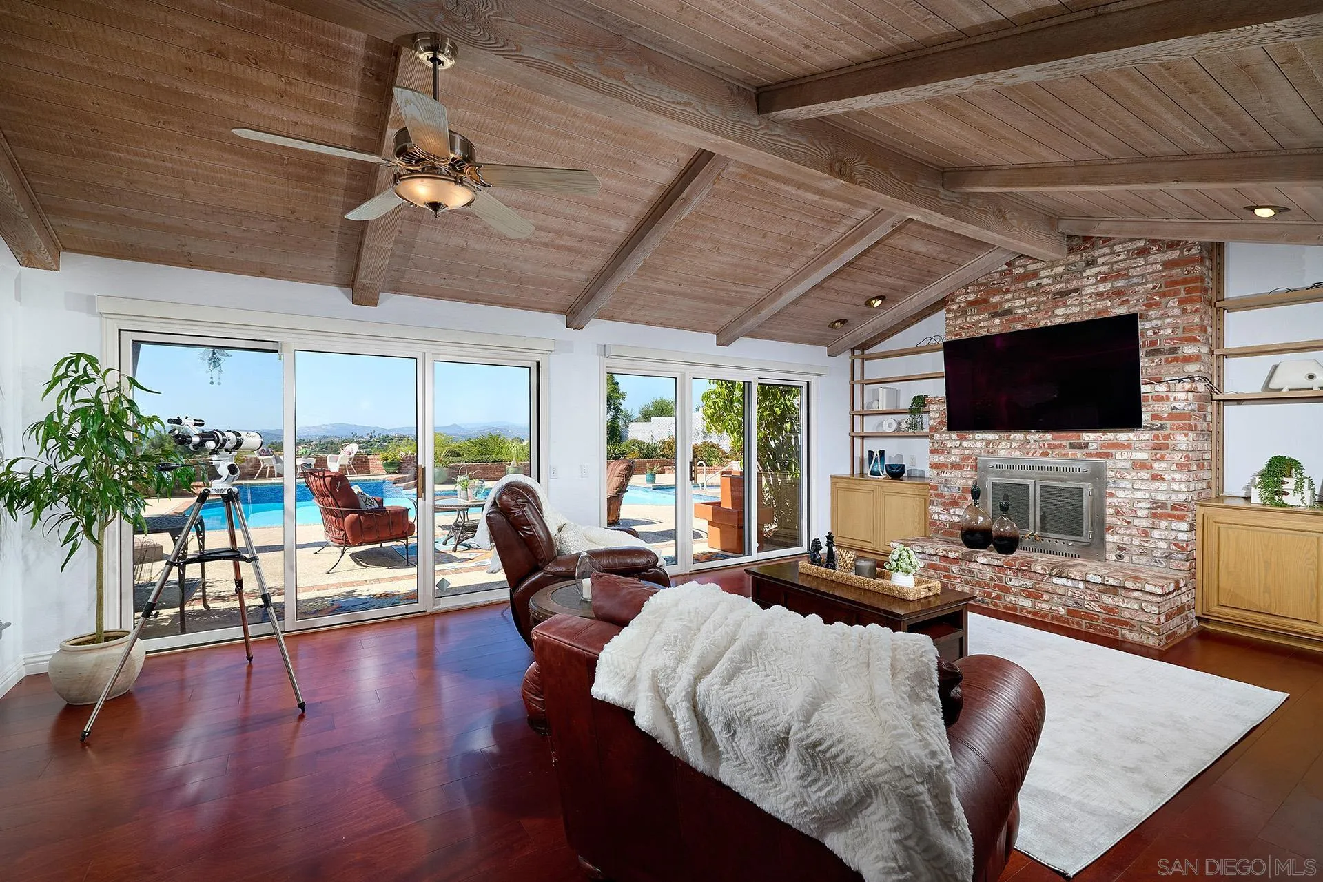 https://cdn.realtyfeed.com/cdn/127/260011002/3d162ed71cd04e1a965a91a3bb576219.webp