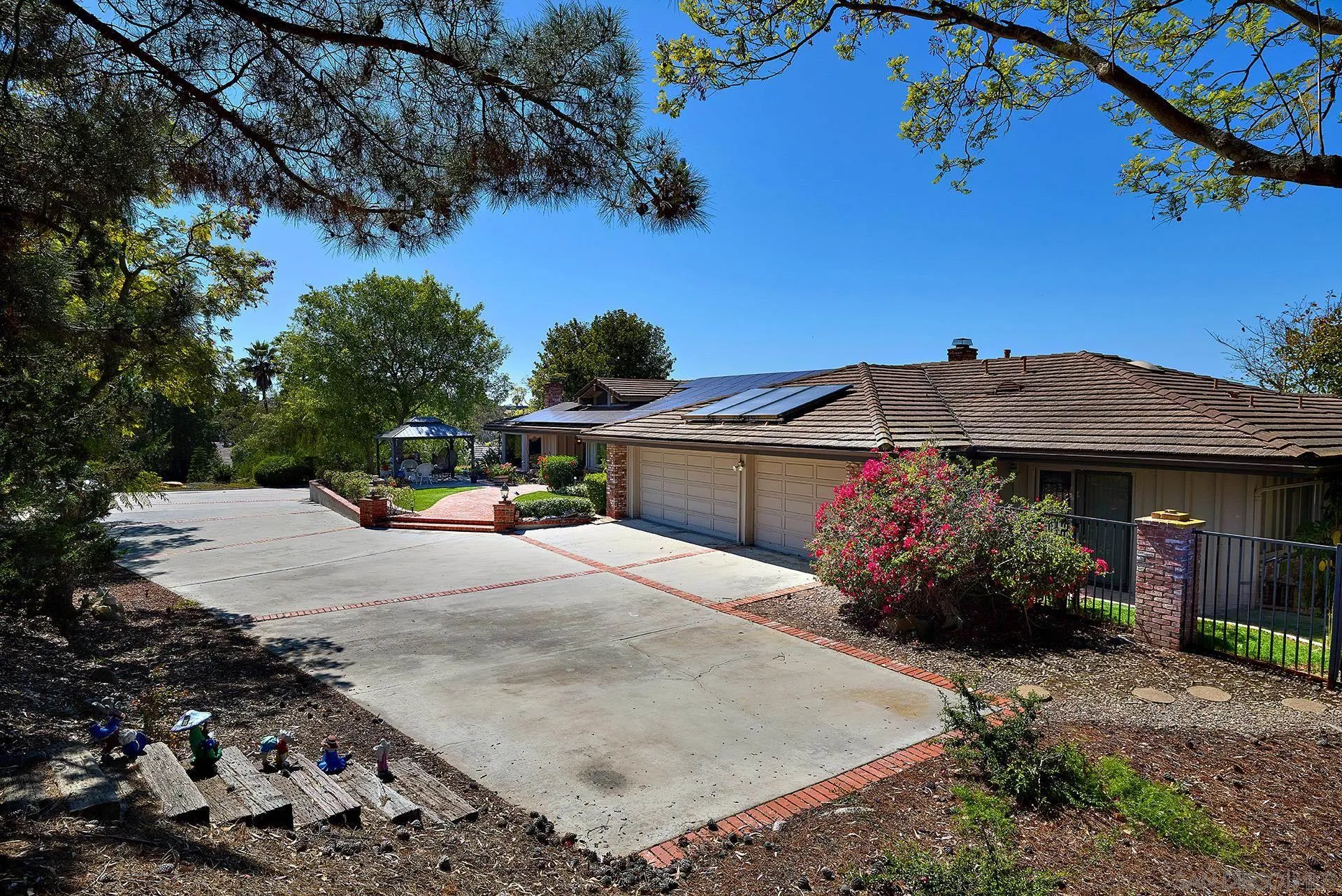 https://cdn.realtyfeed.com/cdn/127/260011002/428284daeeda33da57d7678b324477d7.webp