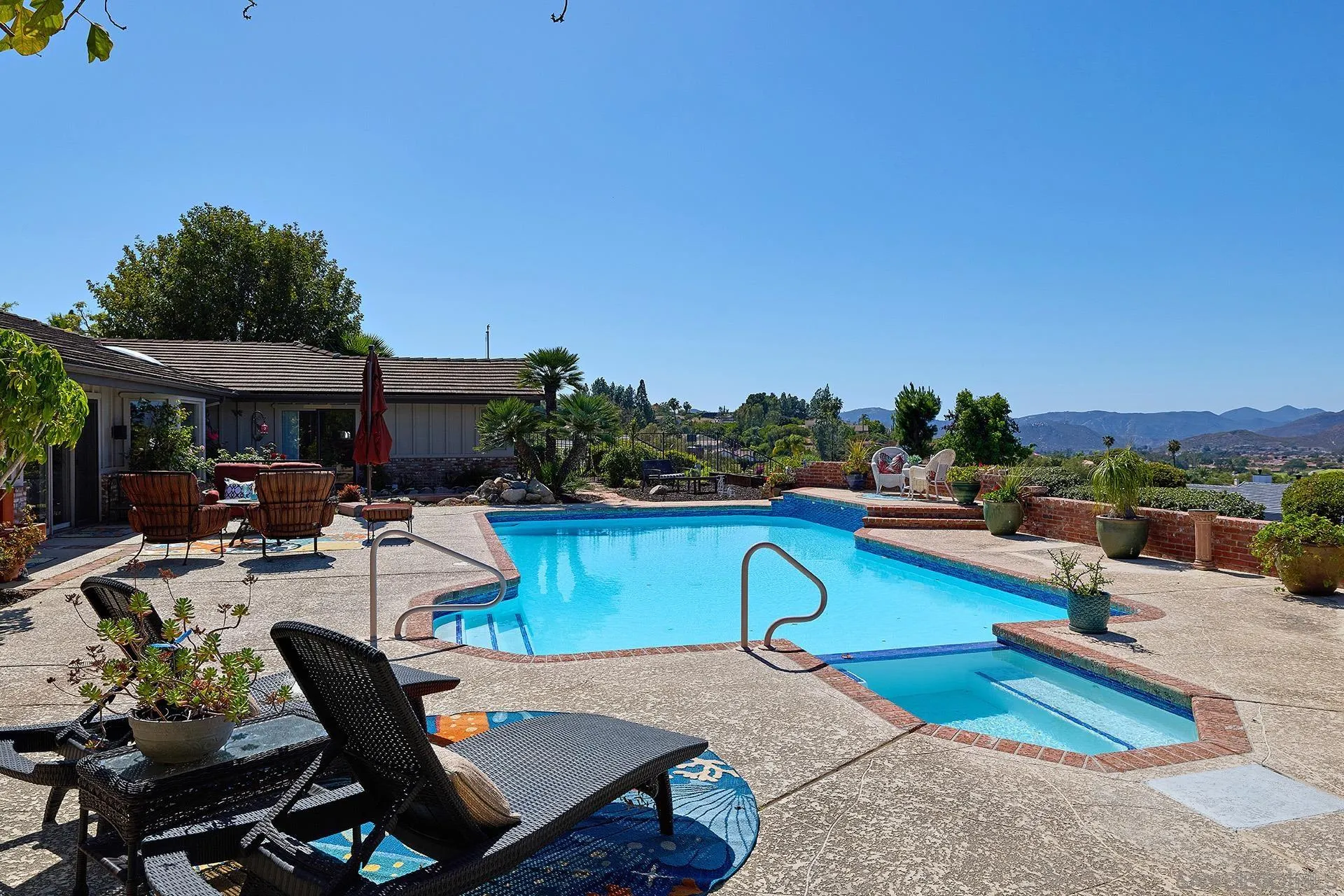 https://cdn.realtyfeed.com/cdn/127/260011002/4dc3d34357384067a3535ec48e4dea5e.webp