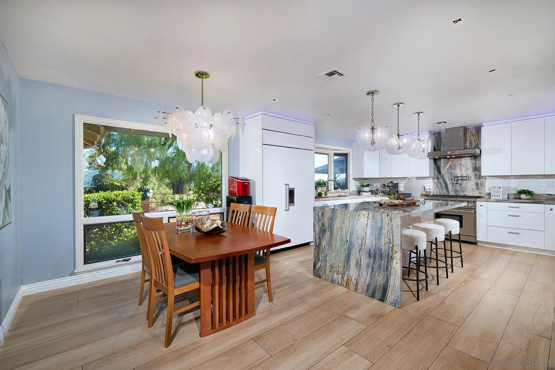 https://cdn.realtyfeed.com/cdn/127/260011002/6f0417b535c2502b2d51e4204af5cc60.webp