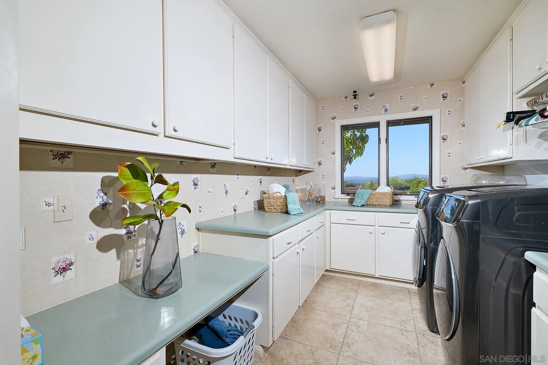 https://cdn.realtyfeed.com/cdn/127/260011002/86155335c9d0df8c5abd3fe6b4278e89.webp