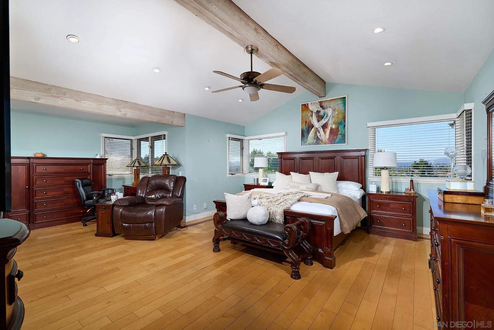https://cdn.realtyfeed.com/cdn/127/260011002/8b6f364630bc1c986c2ff5156ccf8730.webp