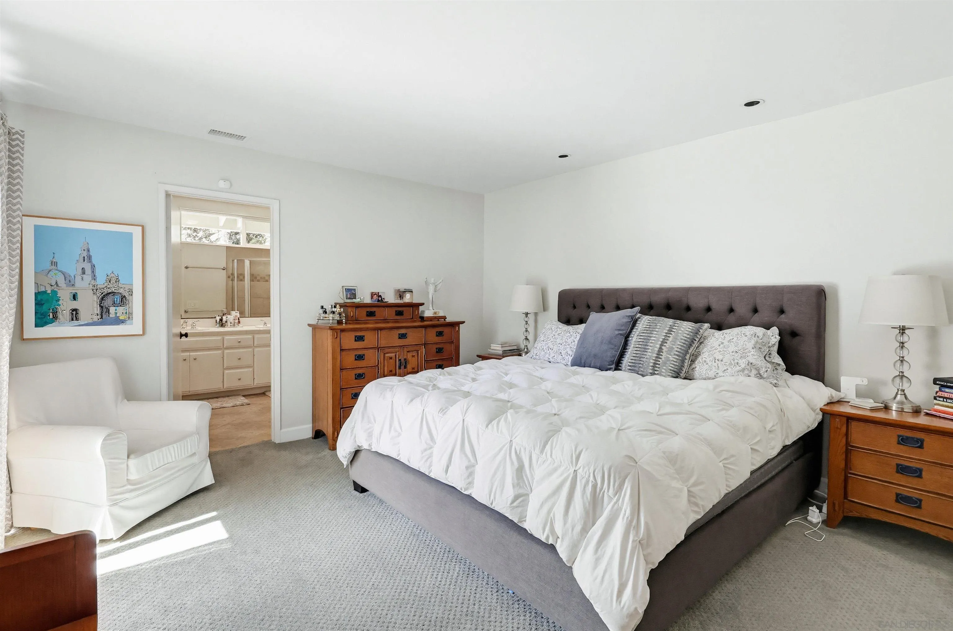 https://cdn.realtyfeed.com/cdn/127/260011003/40dad1e36dc0222a81d711a714838bef.webp