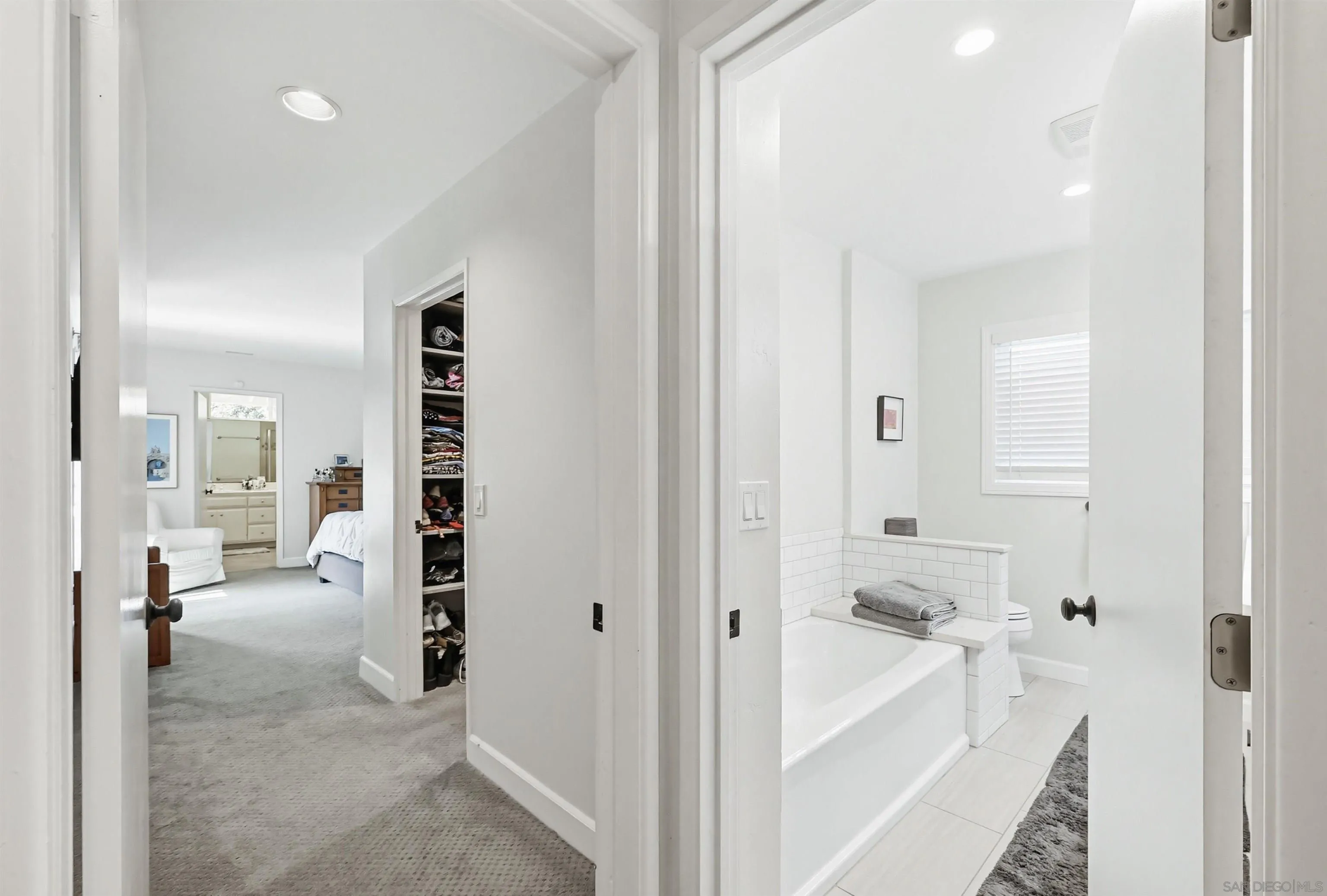 https://cdn.realtyfeed.com/cdn/127/260011003/888c7b51b86cc2fb4a8e94145bb74d09.webp