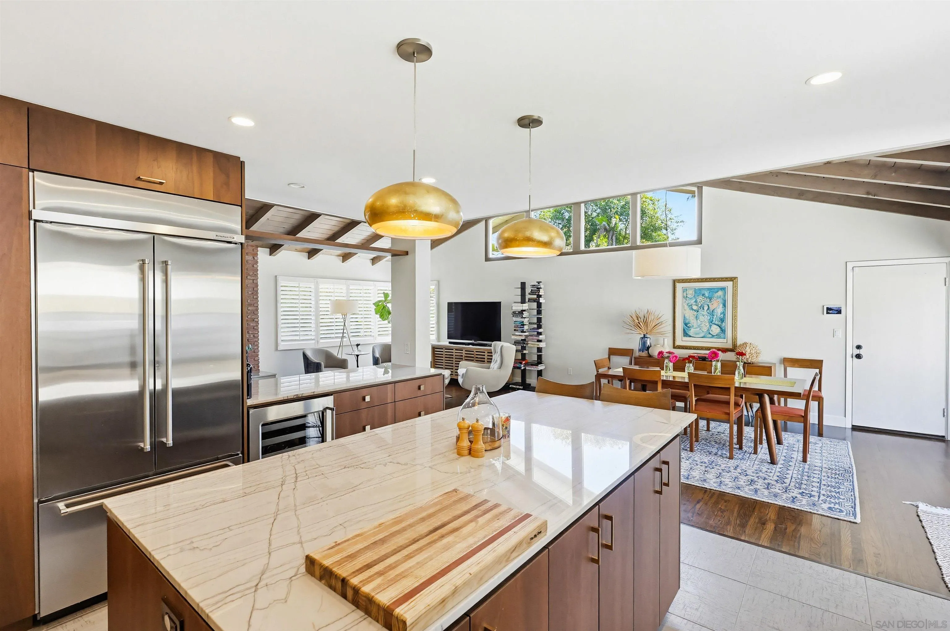 https://cdn.realtyfeed.com/cdn/127/260011003/a8d30dad59d0b462037d733cb1b75a46.webp