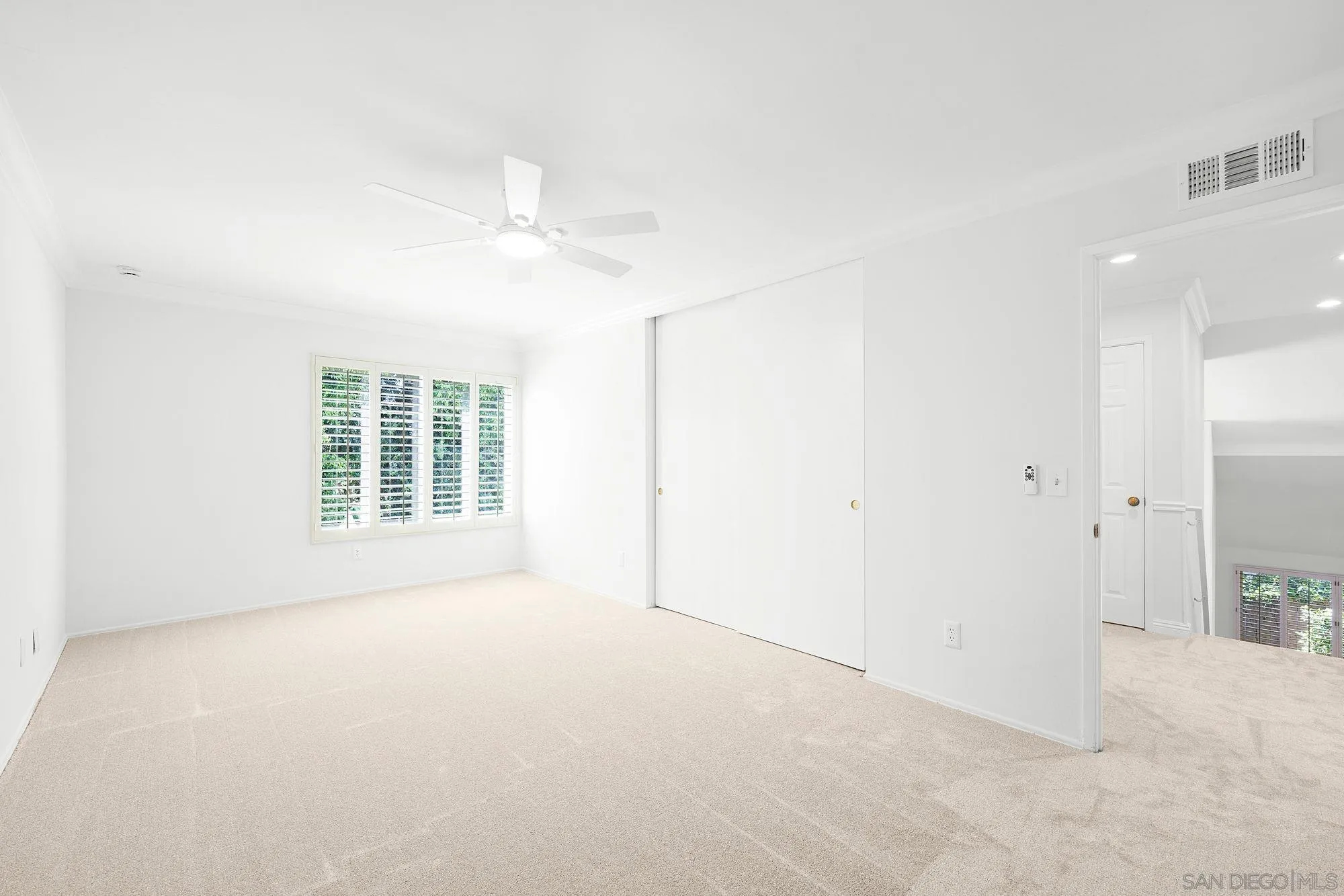 https://cdn.realtyfeed.com/cdn/127/260011008/4db4f42cb5c473d74d0c357d2abacae3.webp