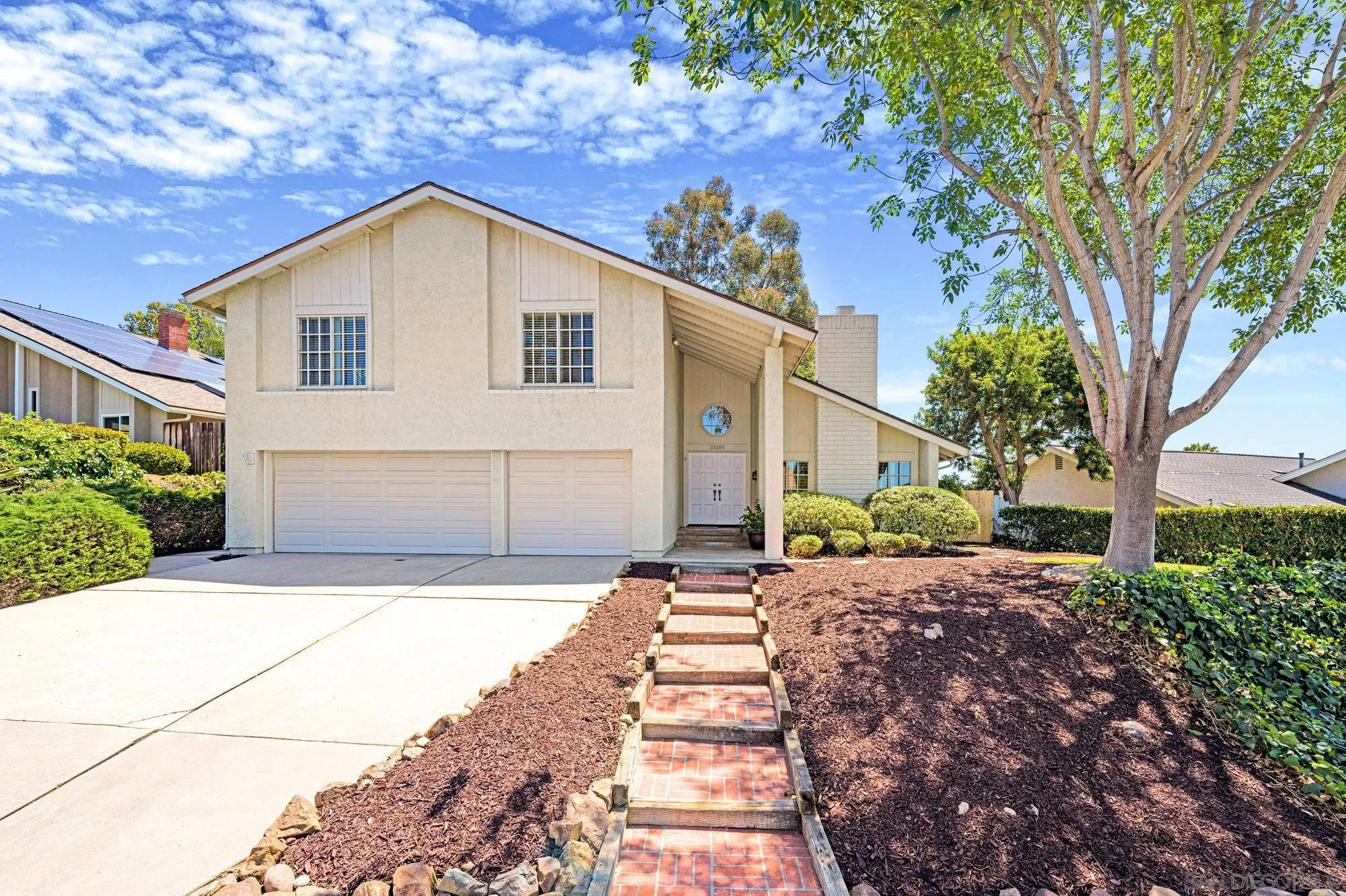 https://cdn.realtyfeed.com/cdn/127/260011008/faa707616999b1021f3784d0c91e6a62.webp