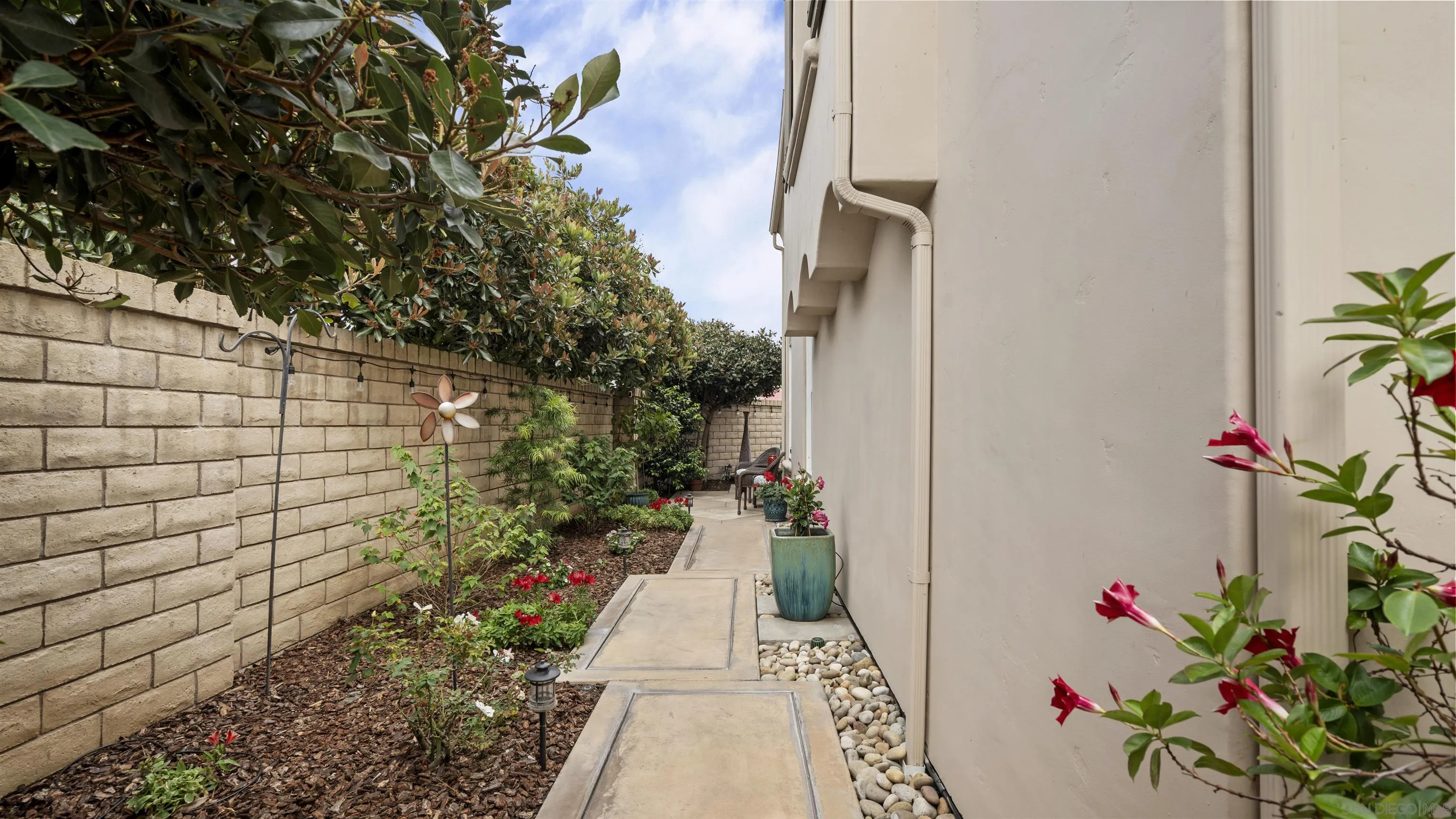 https://cdn.realtyfeed.com/cdn/127/260011009/11069fb296413af73851a72d384eb0d6.webp